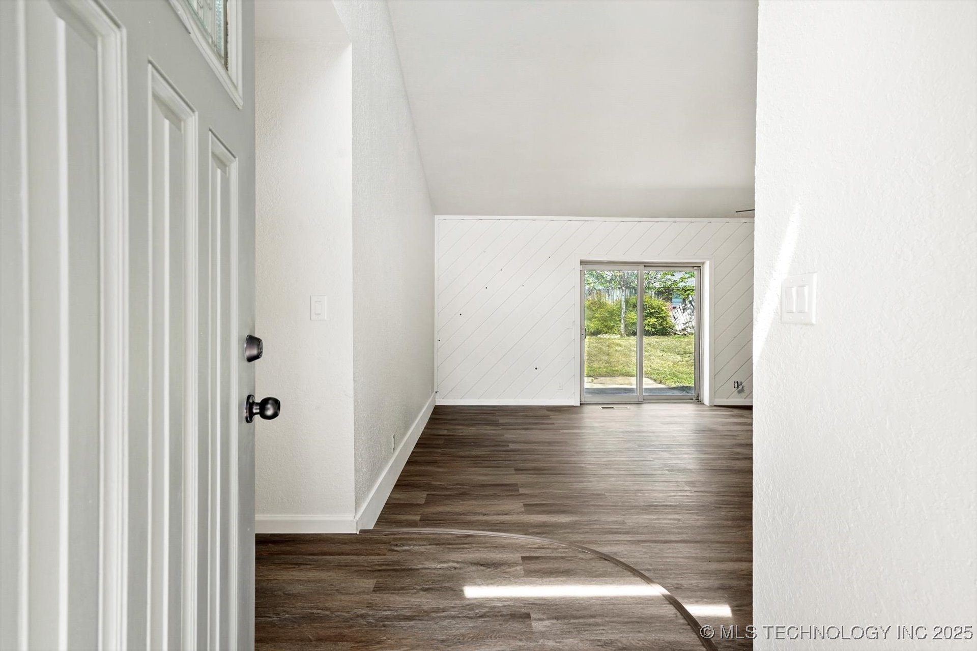 12939 E 34th Street Property Photo 4