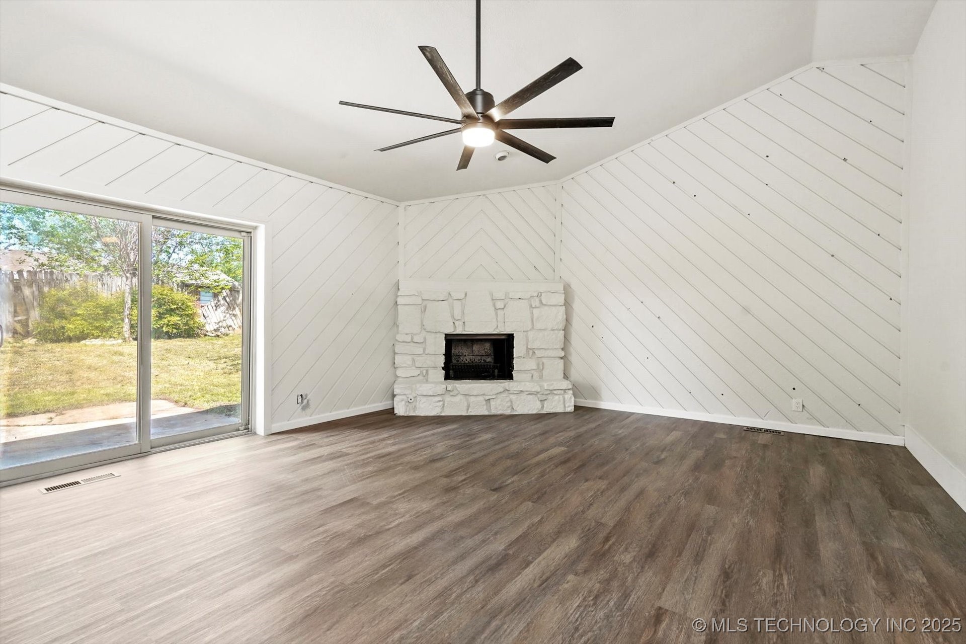 12939 E 34th Street Property Photo 5