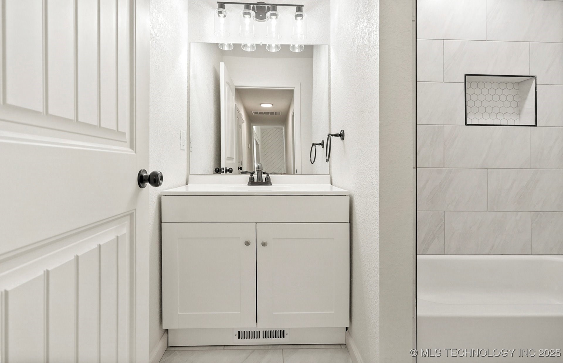 12939 E 34th Street Property Photo 24