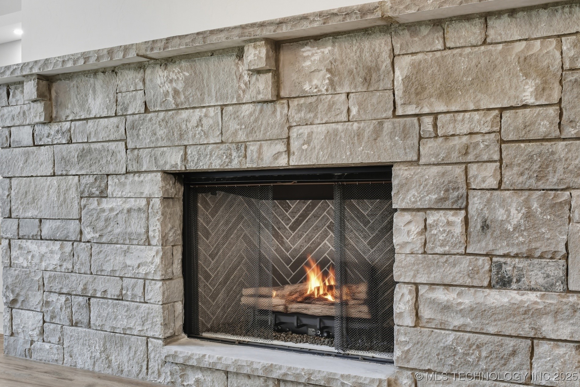 11212 S Fir Avenue W Property Photo 7