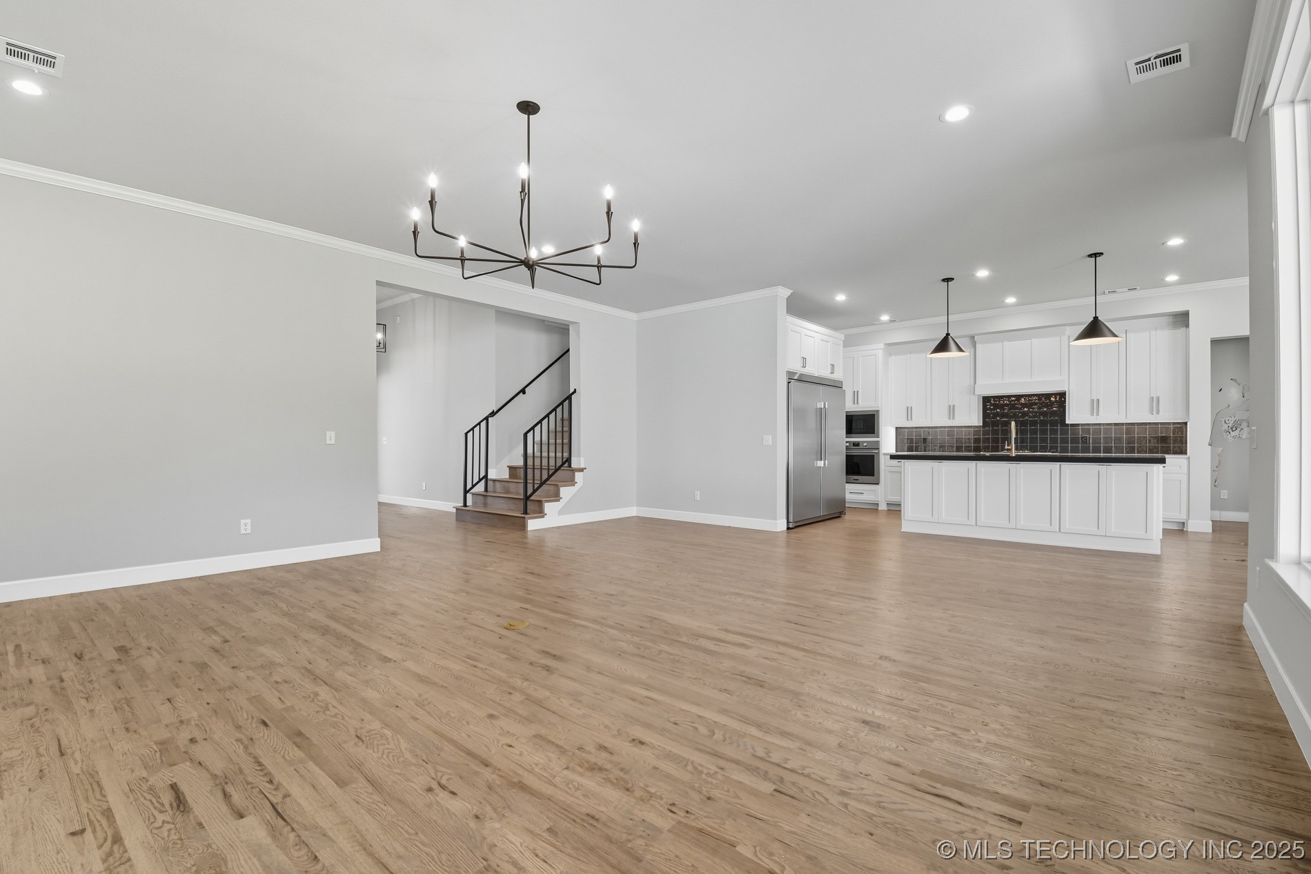 11212 S Fir Avenue W Property Photo 9