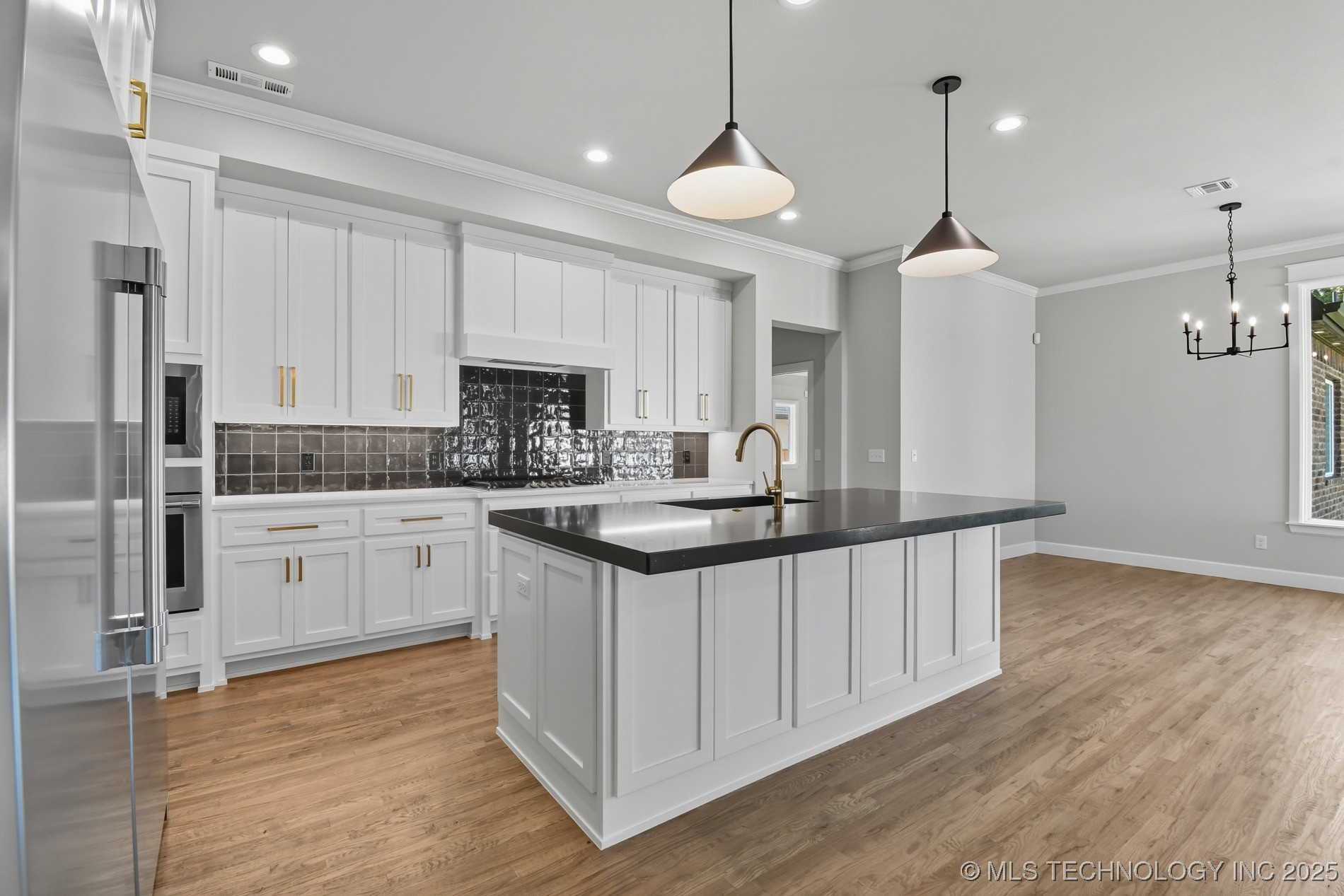 11212 S Fir Avenue W Property Photo 11