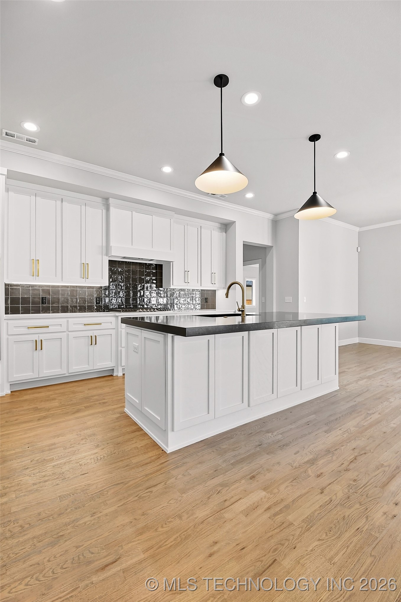 11212 S Fir Avenue W Property Photo 16