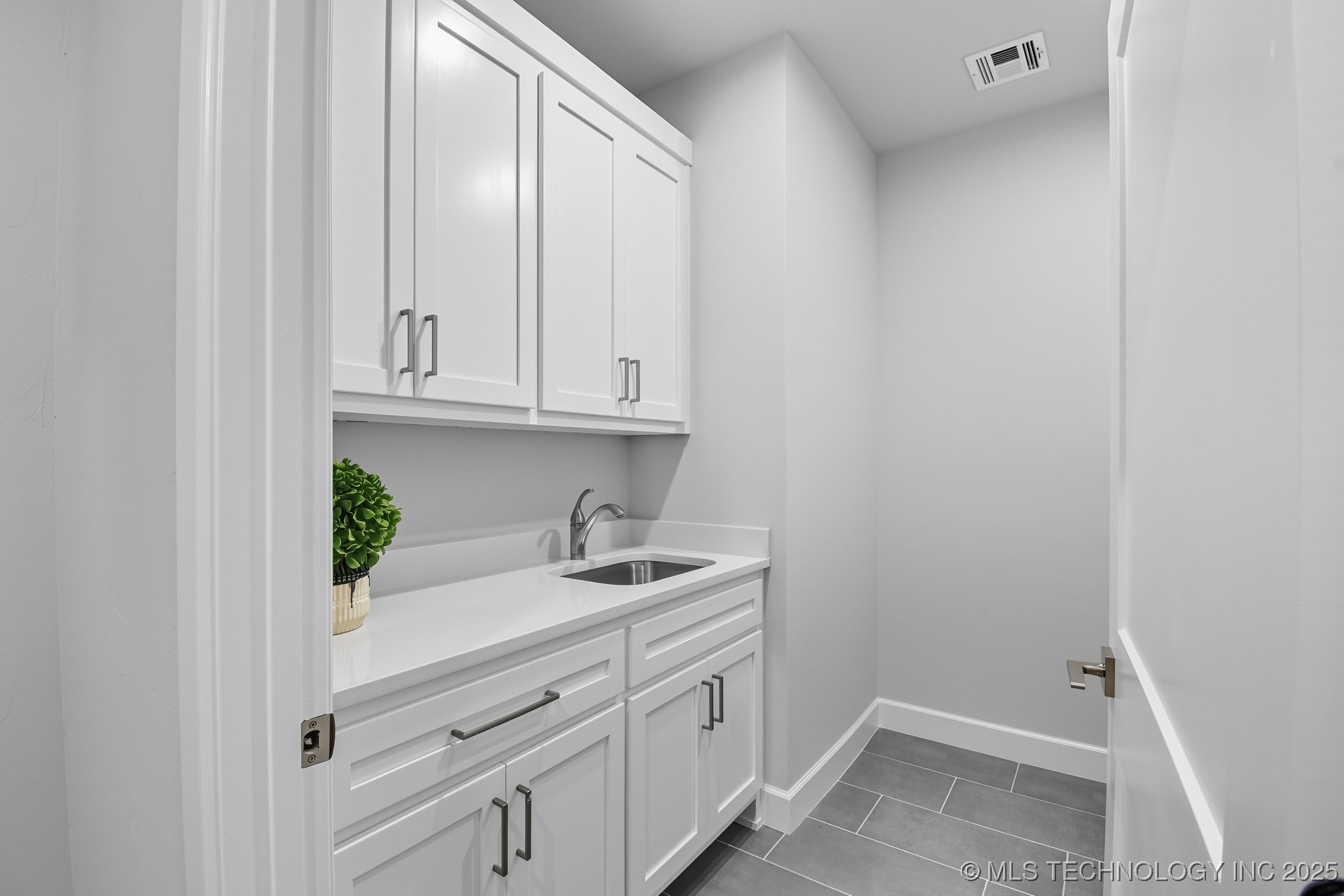 11212 S Fir Avenue W Property Photo 52