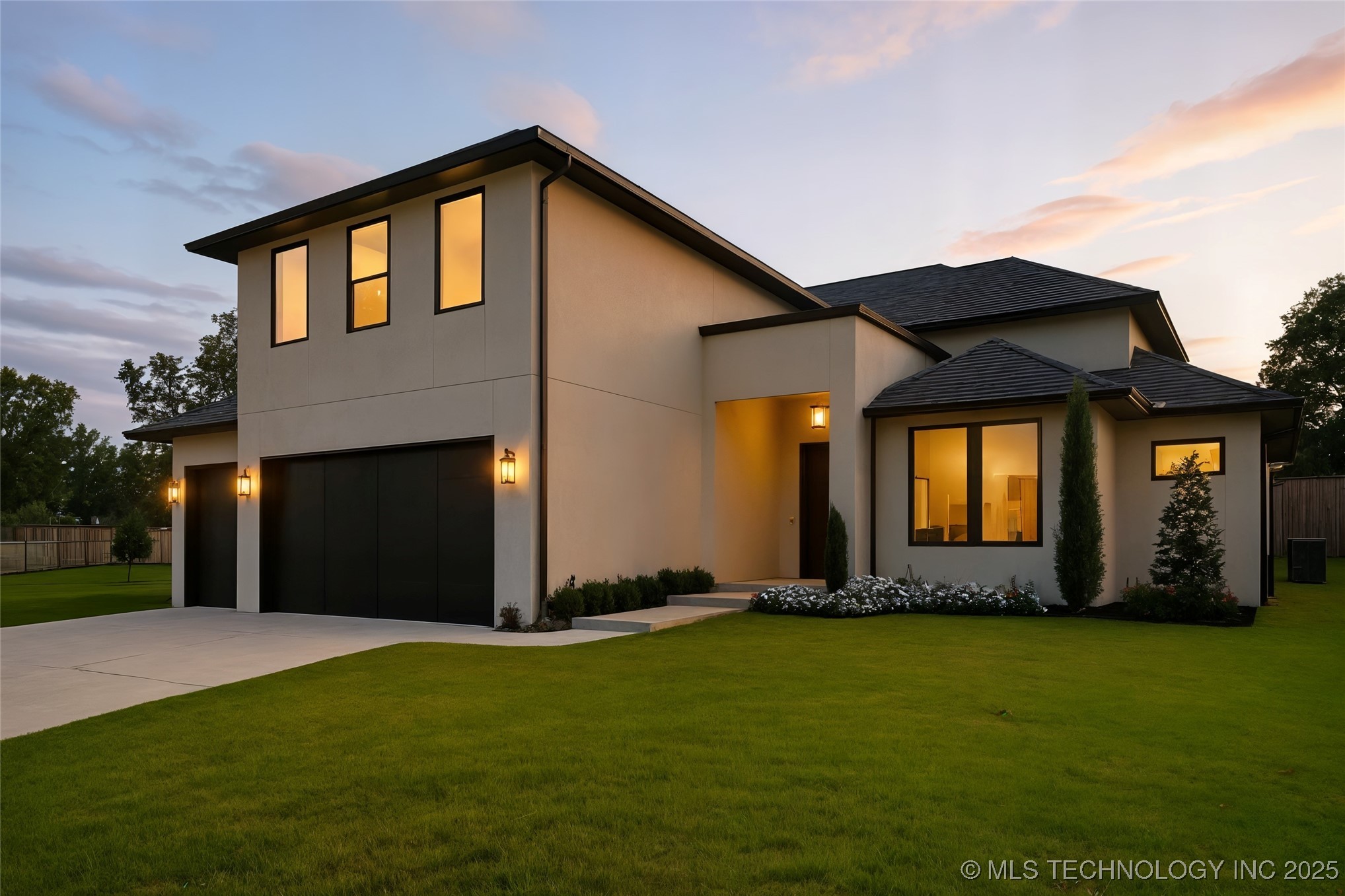 11224 S Fir Avenue W Property Photo 2