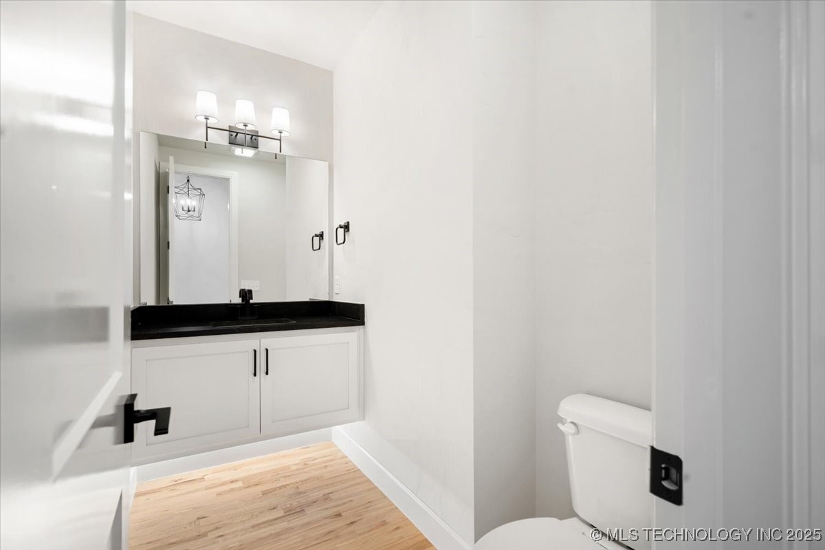 11312 S Fir Avenue W Property Photo 6