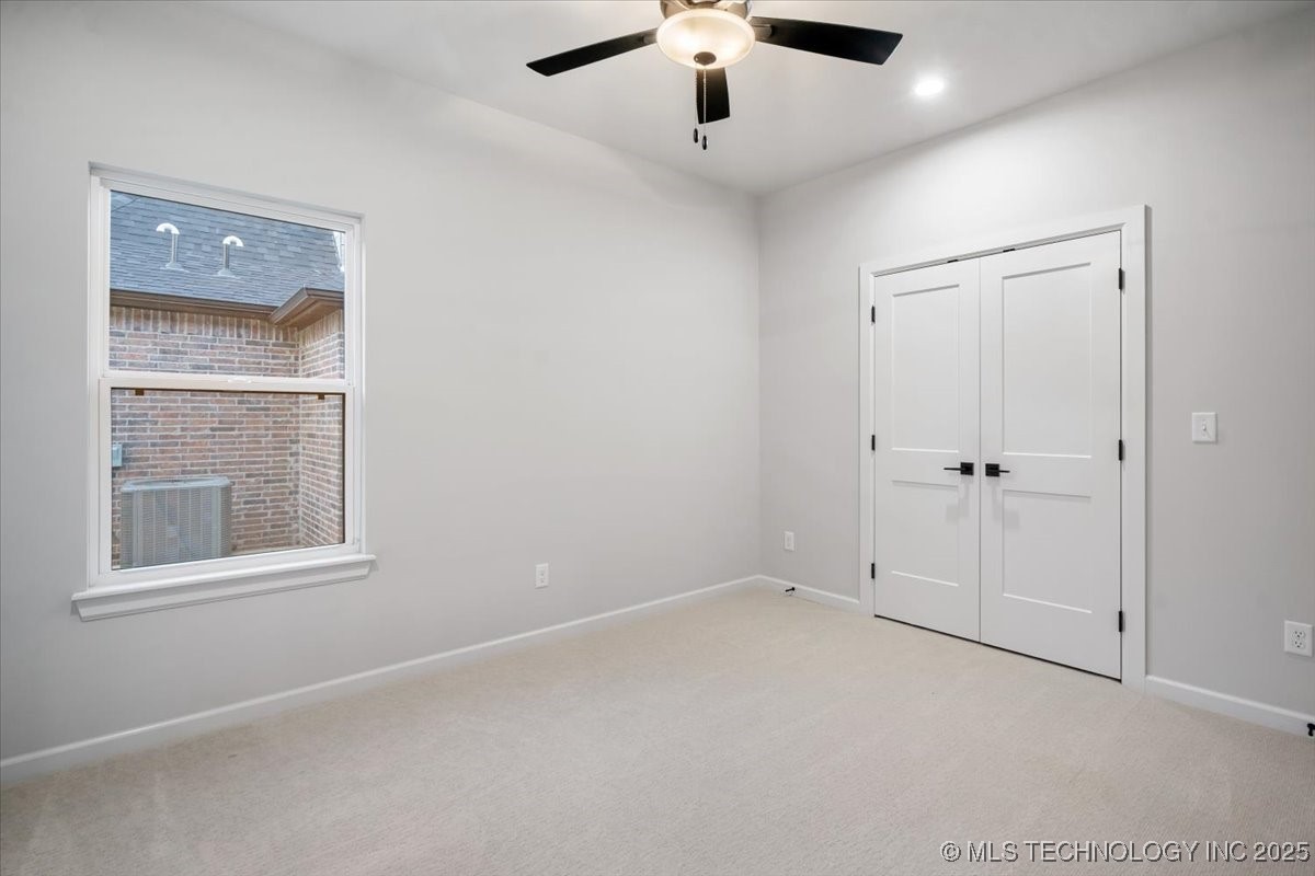 11312 S Fir Avenue W Property Photo 25