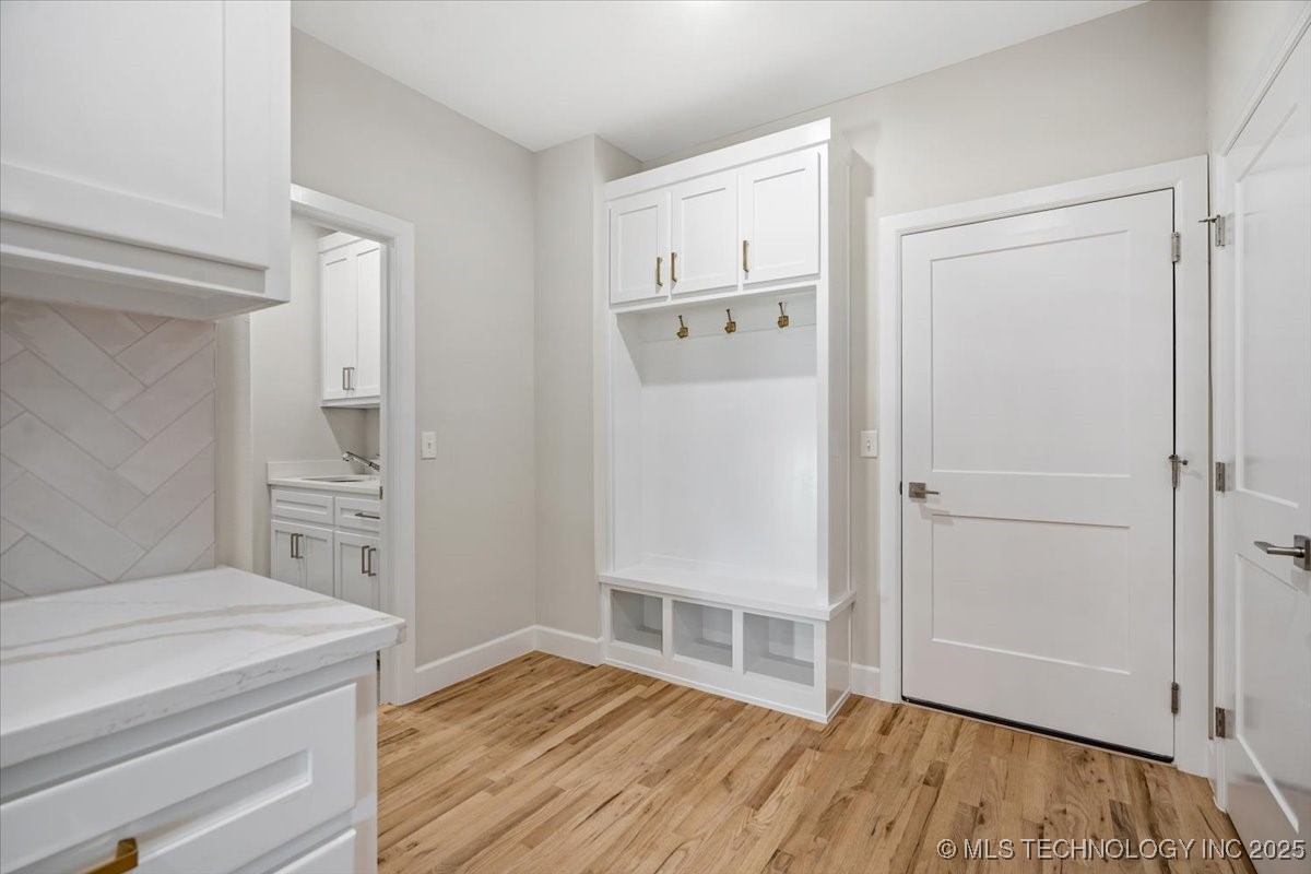 11261 S Fir Avenue W Property Photo 21