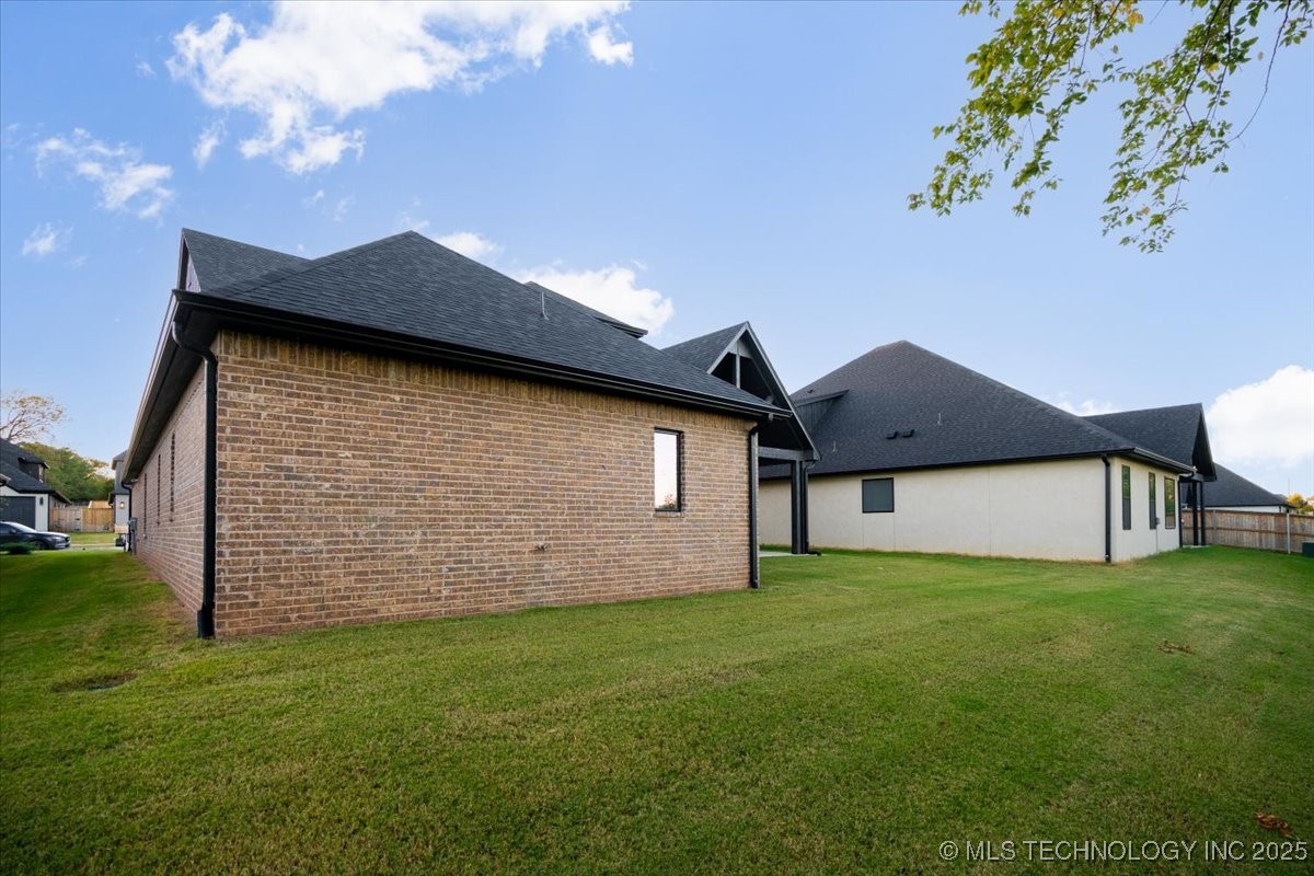 11261 S Fir Avenue W Property Photo 34