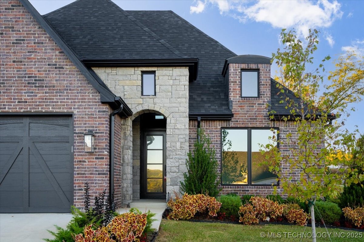 11308 S Fir Avenue W Property Photo 2