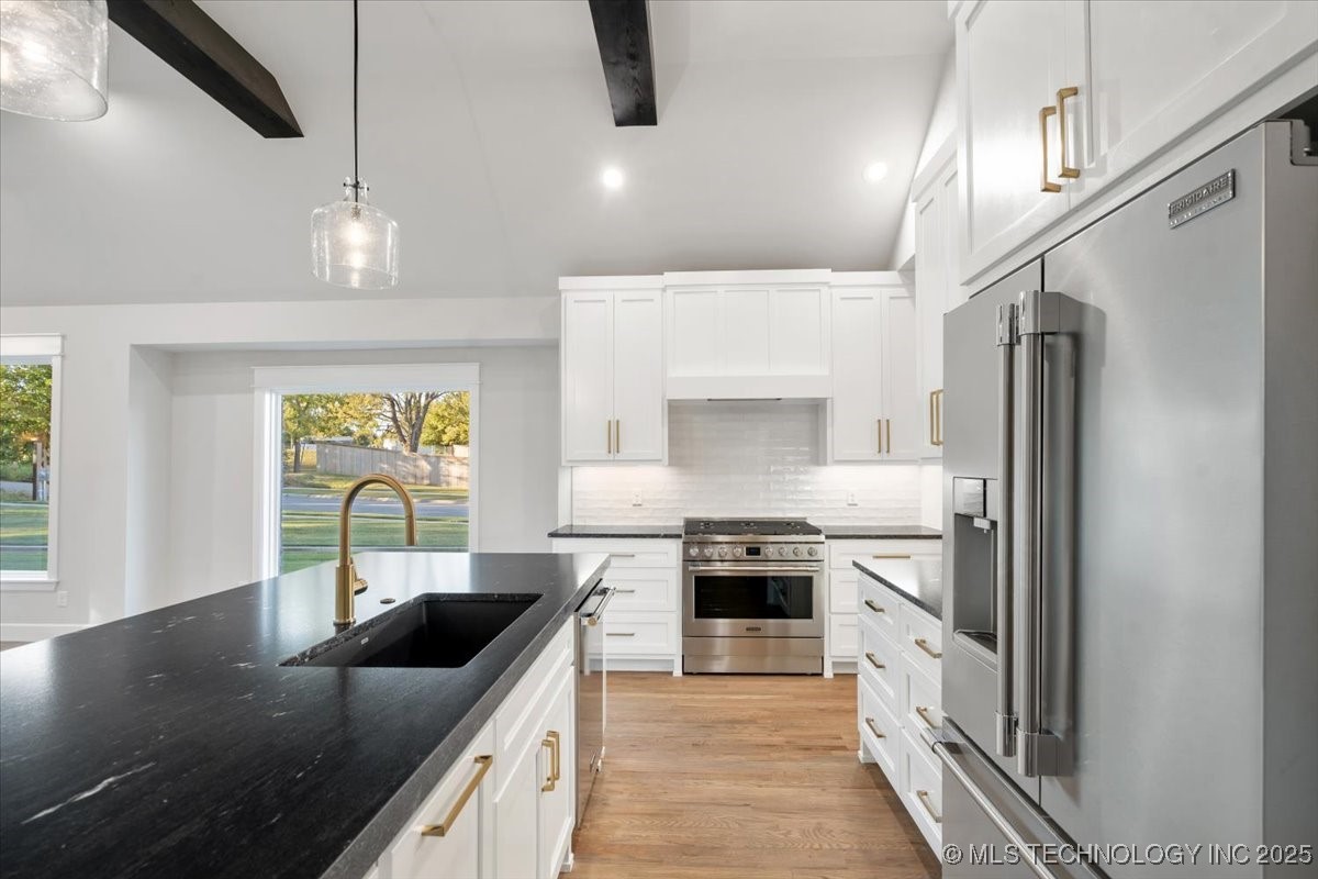 11308 S Fir Avenue W Property Photo 9