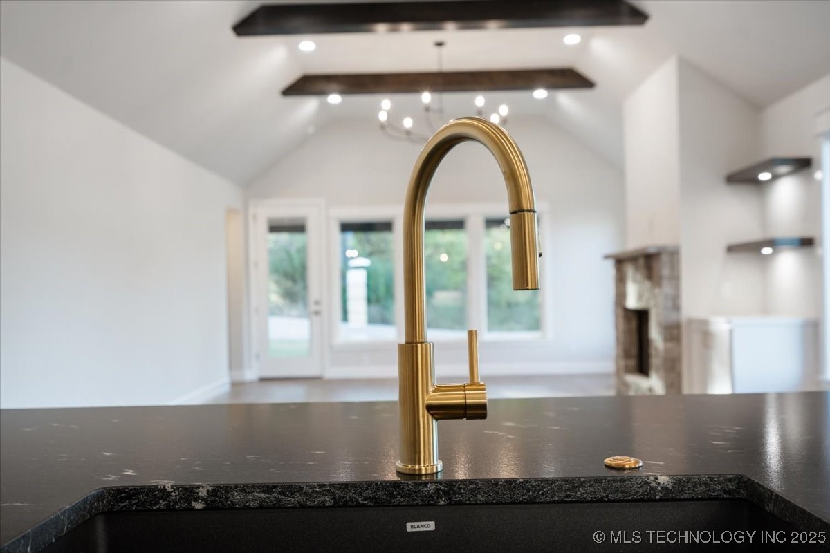 11308 S Fir Avenue W Property Photo 11