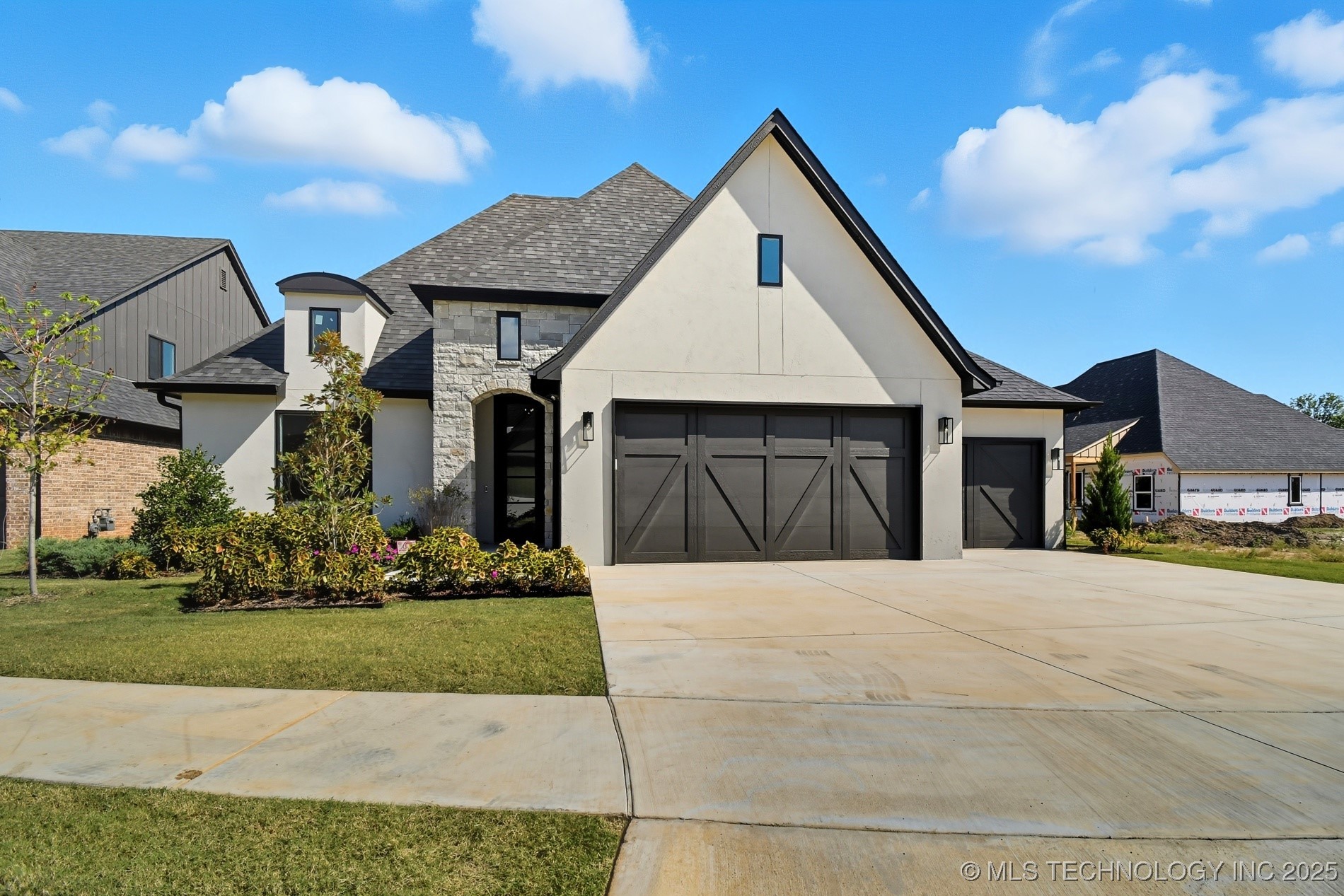 11265 S Fir Avenue W Property Photo 1