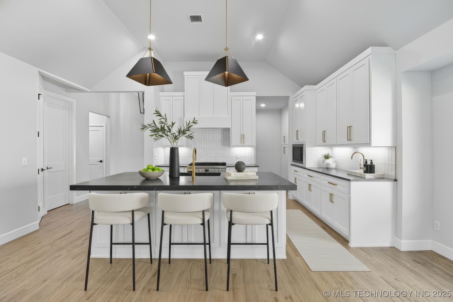 11265 S Fir Avenue W Property Photo 11