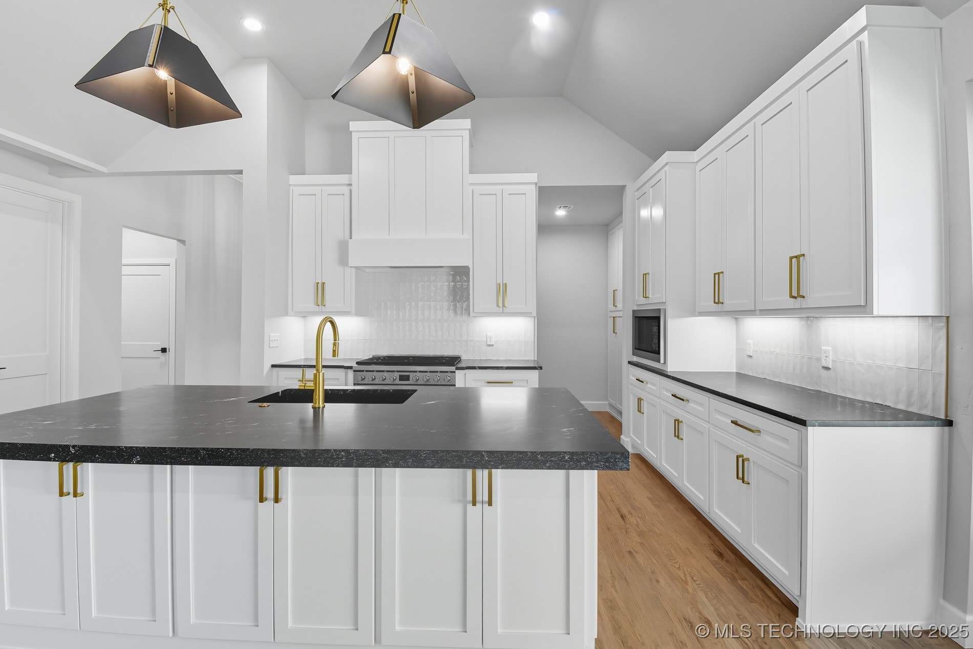 11265 S Fir Avenue W Property Photo 16