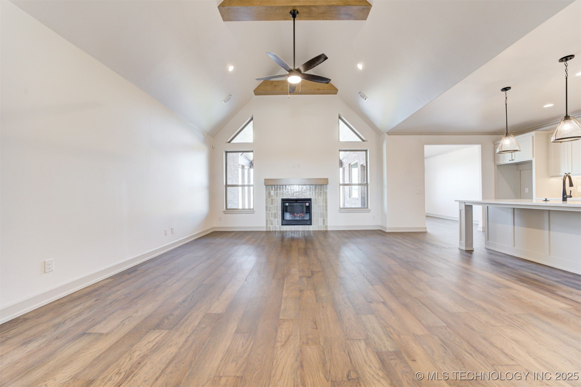 1600 N 72nd Street Property Photo 6