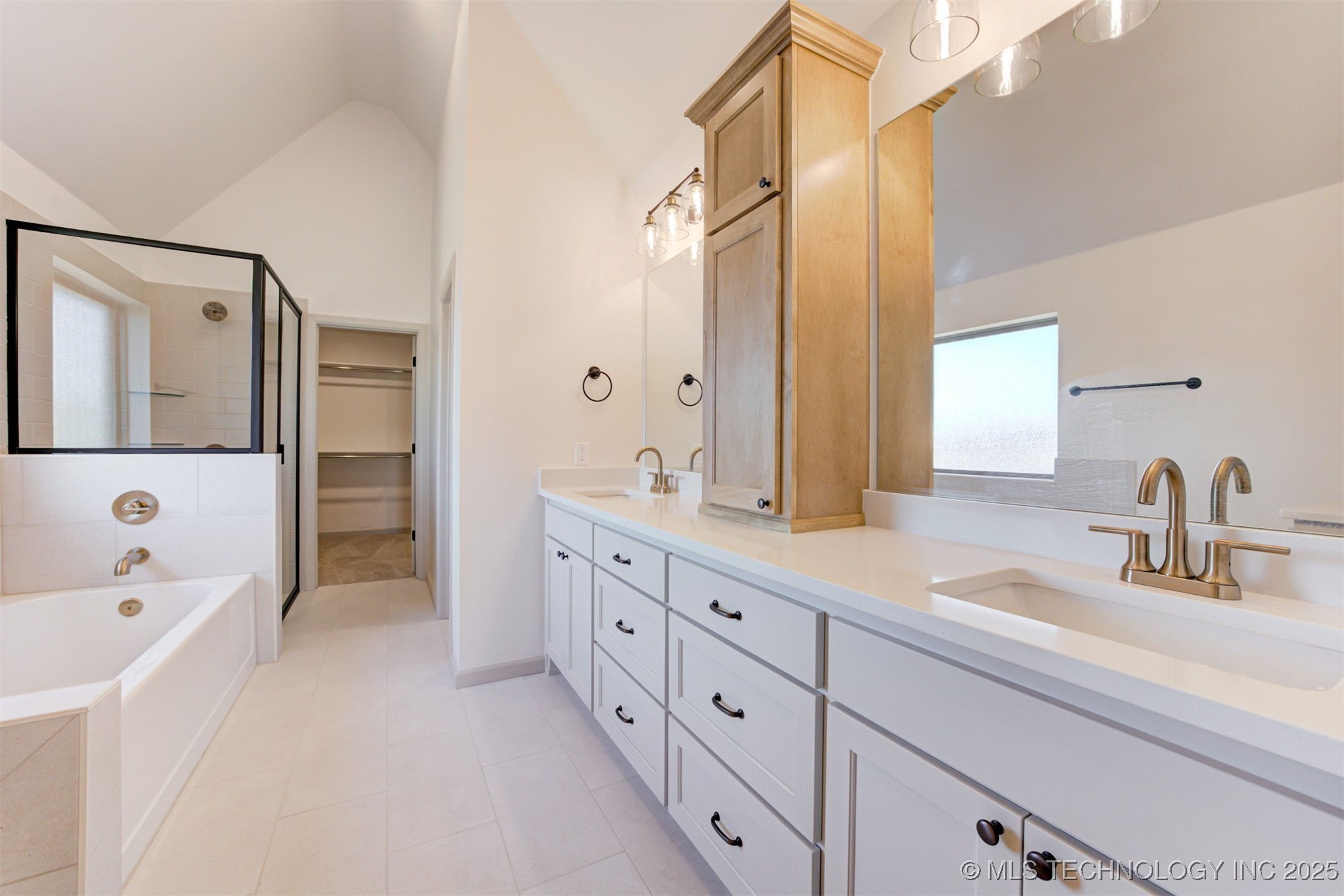 1600 N 72nd Street Property Photo 13