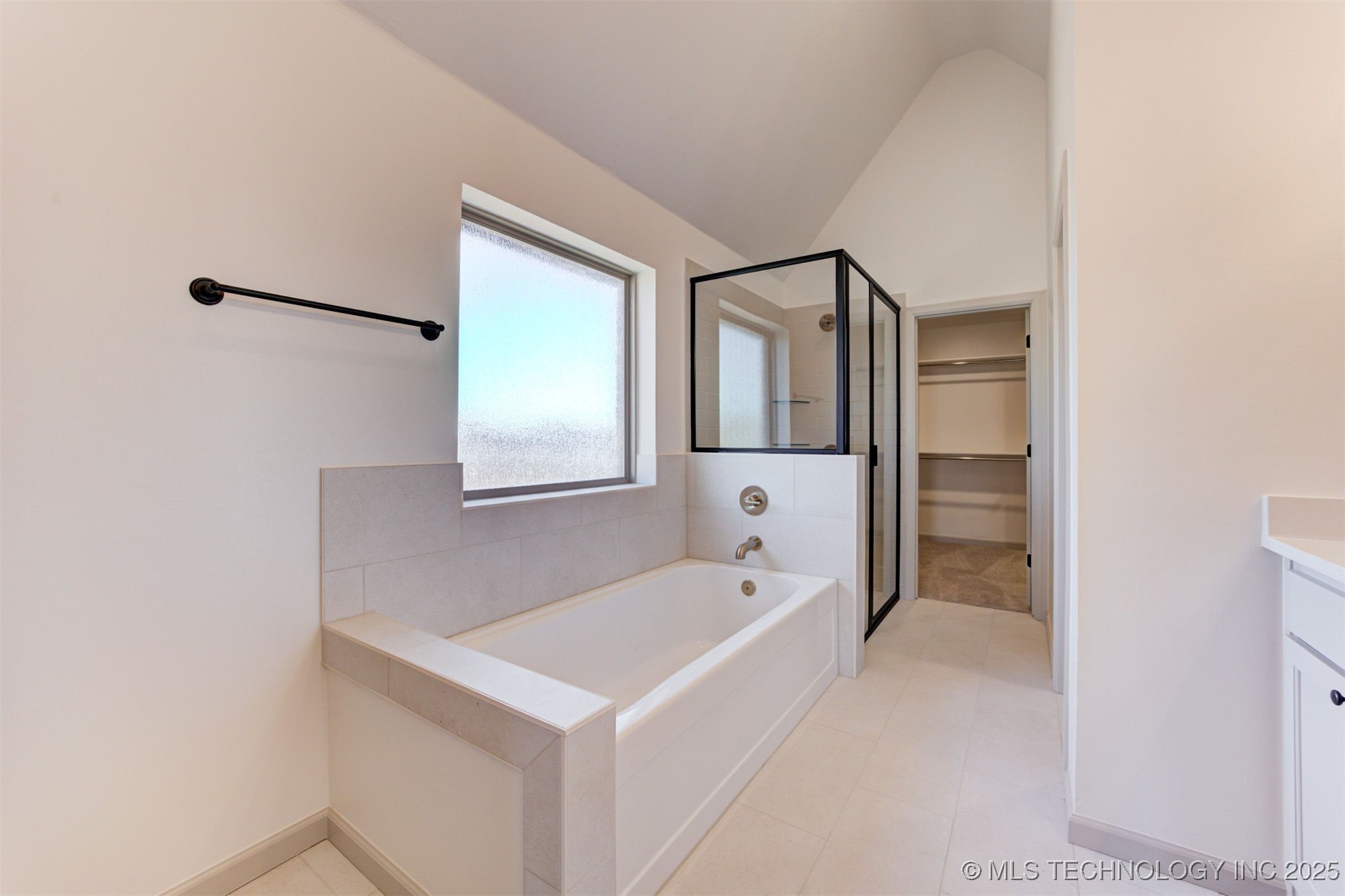 1600 N 72nd Street Property Photo 14