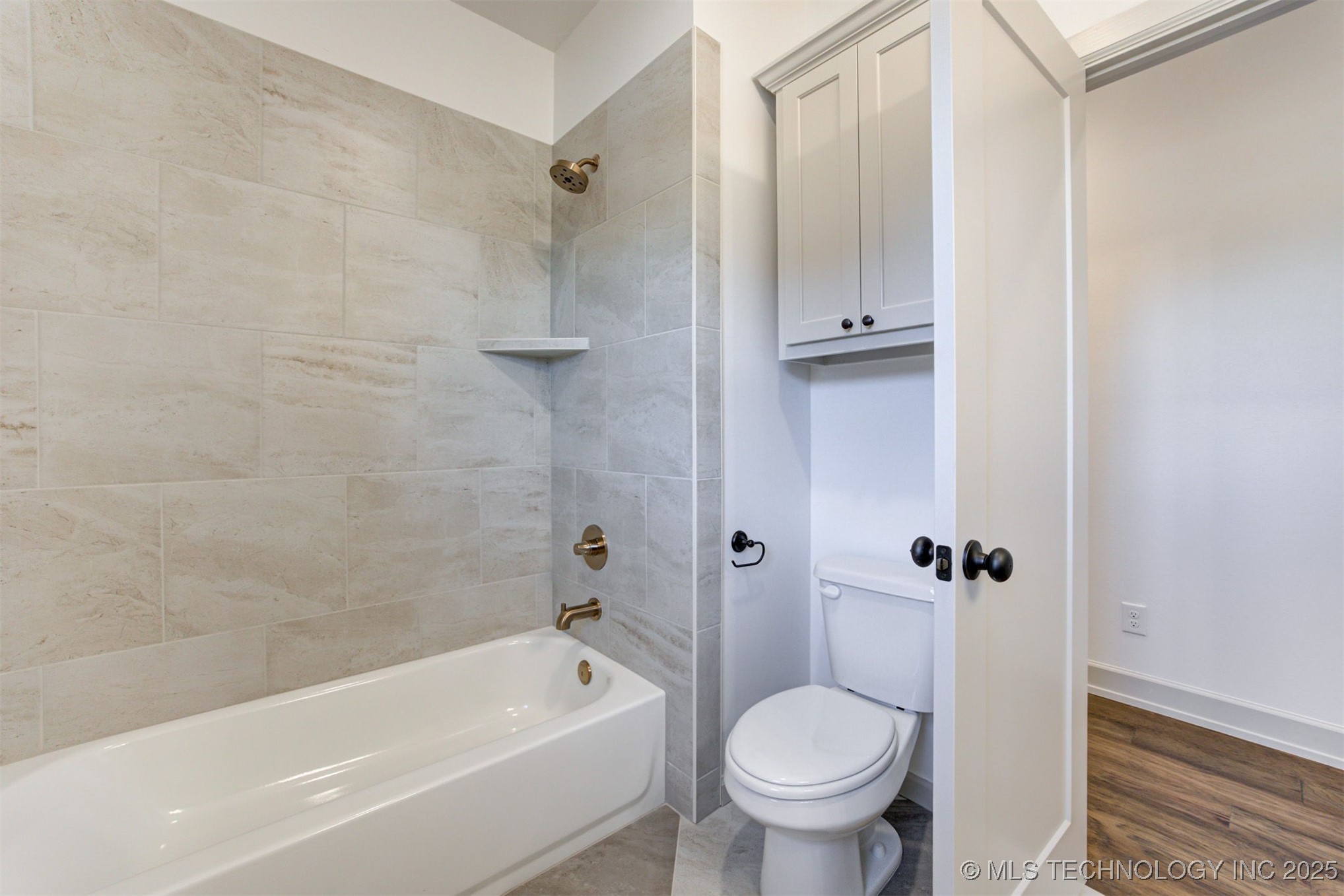 1600 N 72nd Street Property Photo 18