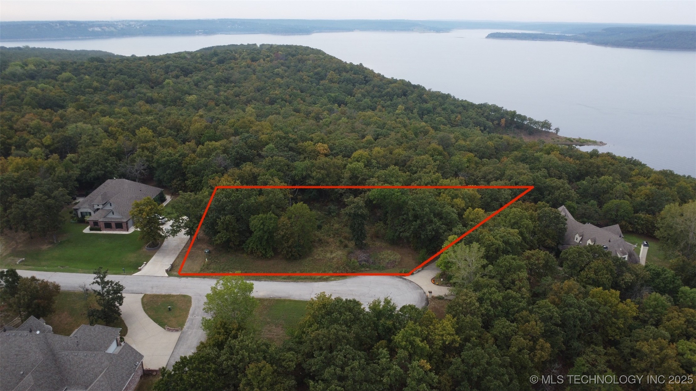 6 Cross Oaks Drive Property Photo 1