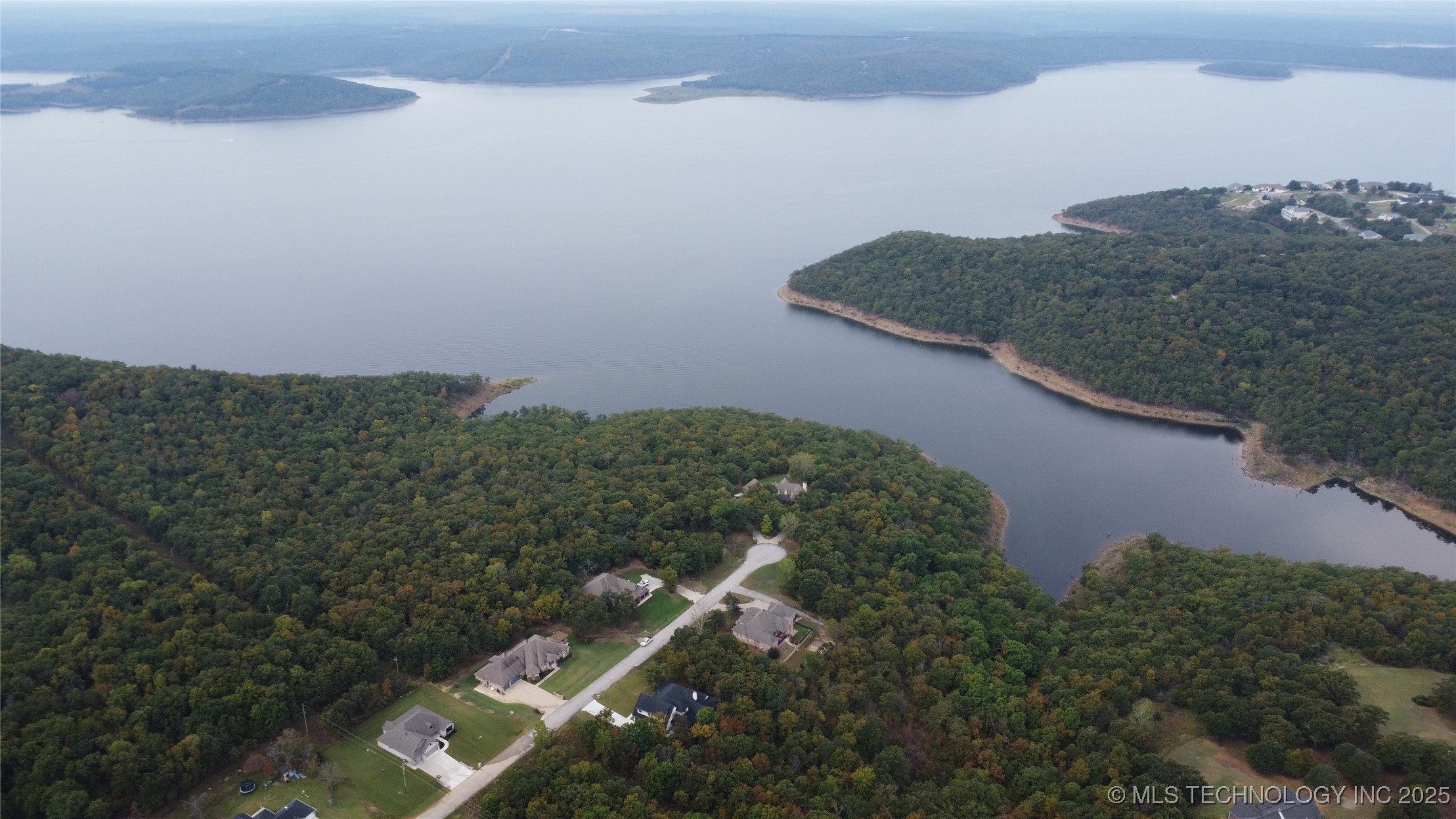 6 Cross Oaks Drive Property Photo 7