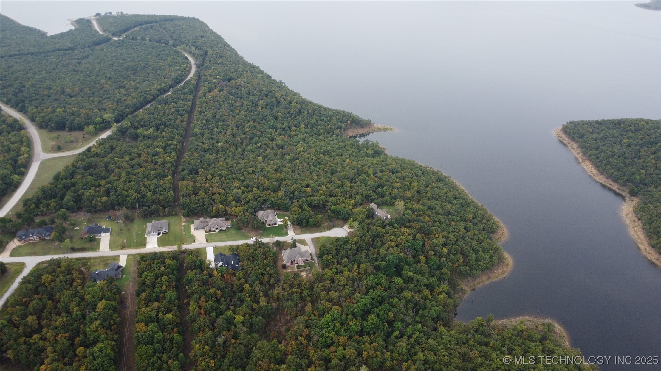 6 Cross Oaks Drive Property Photo 8