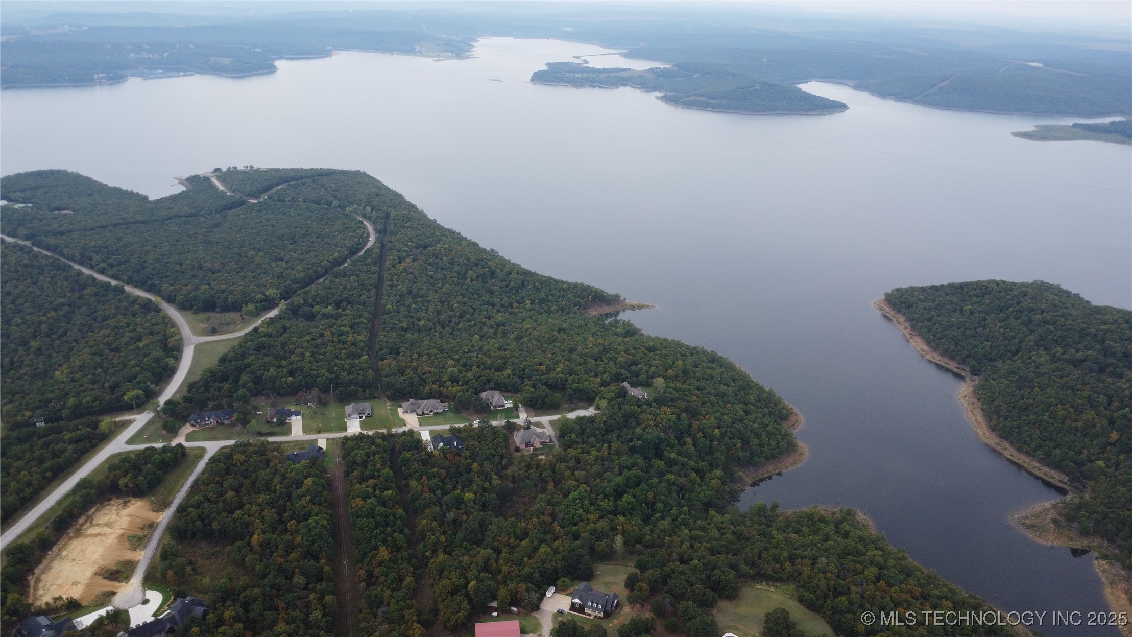 6 Cross Oaks Drive Property Photo 9