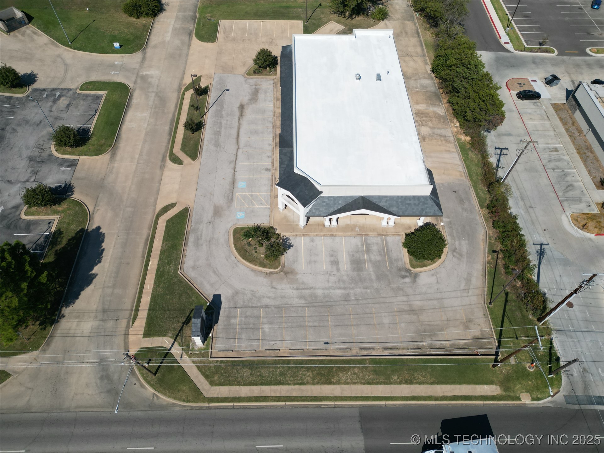 1202 Brookview Drive Property Photo 4