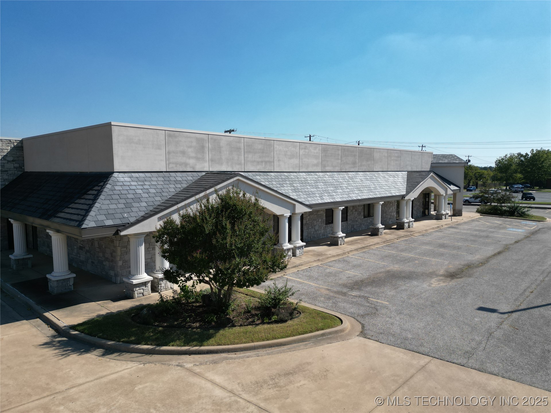 1202 Brookview Drive Property Photo 19