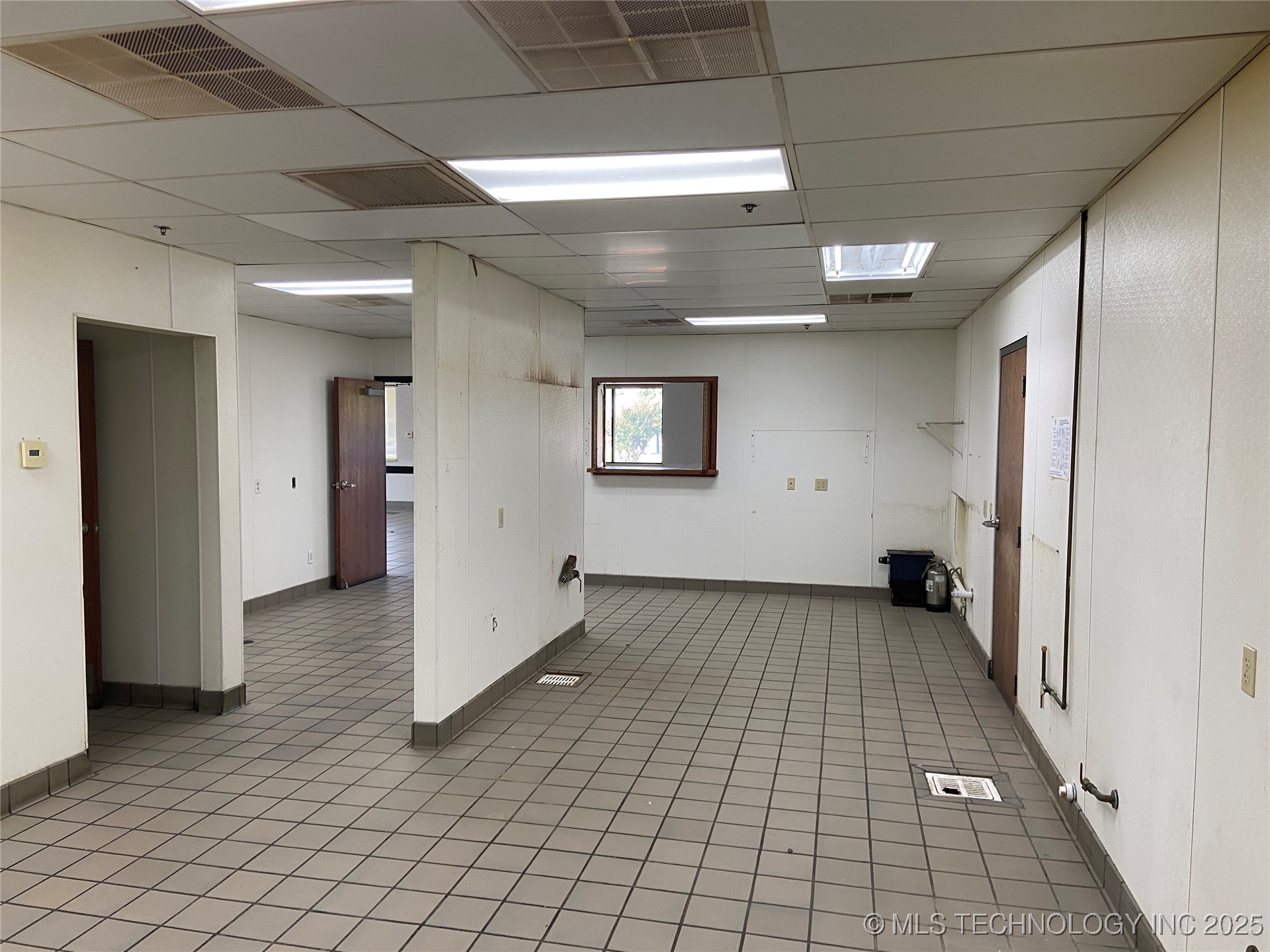 1202 Brookview Drive Property Photo 27