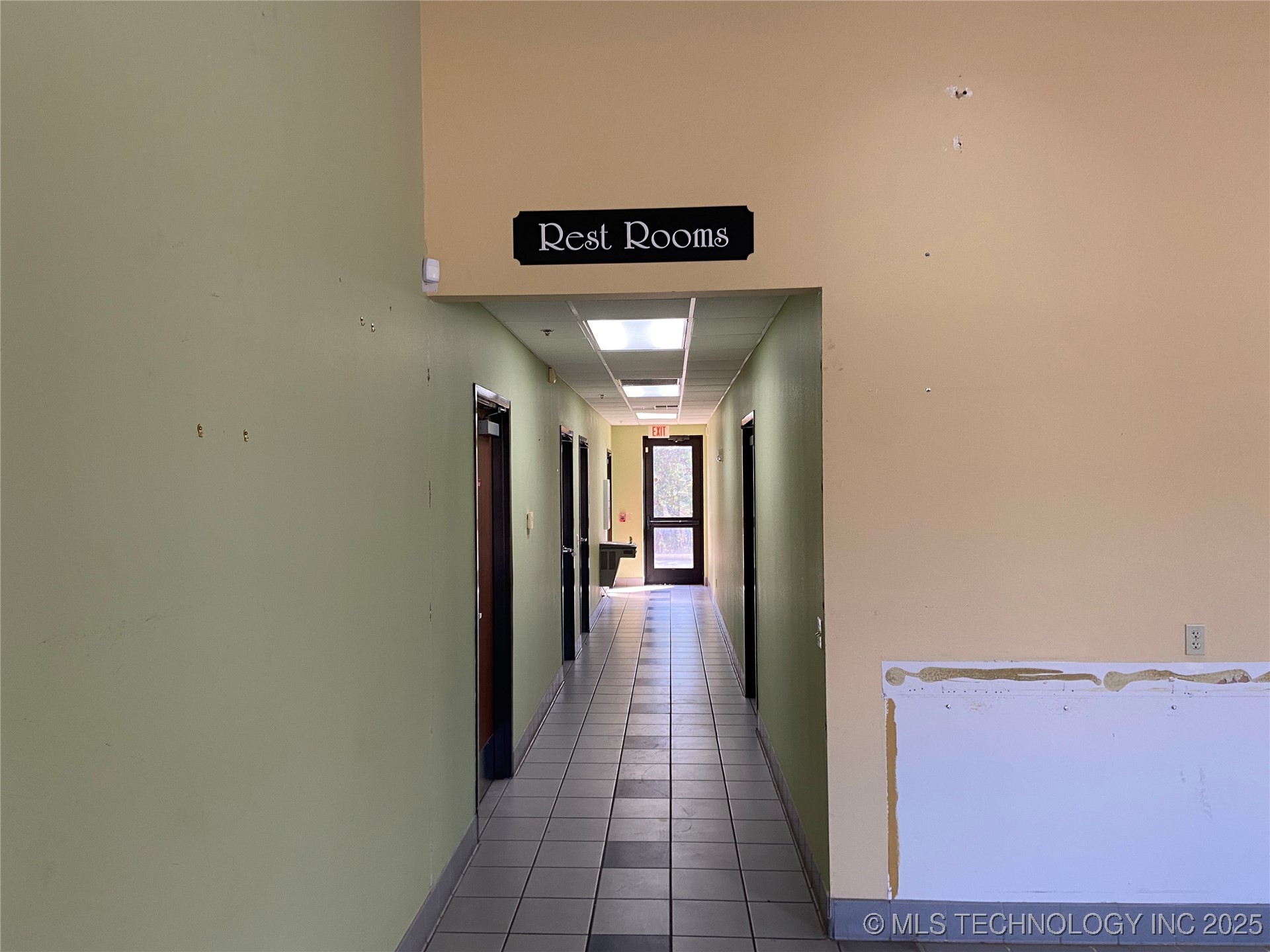 1202 Brookview Drive Property Photo 29