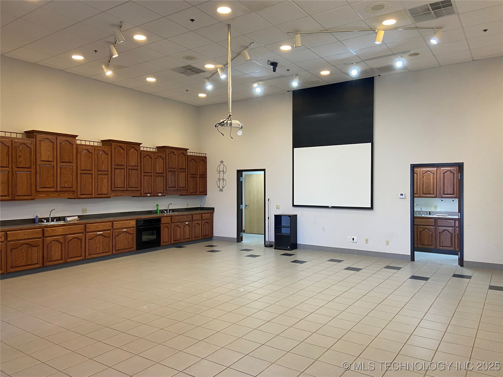 1202 Brookview Drive Property Photo 34