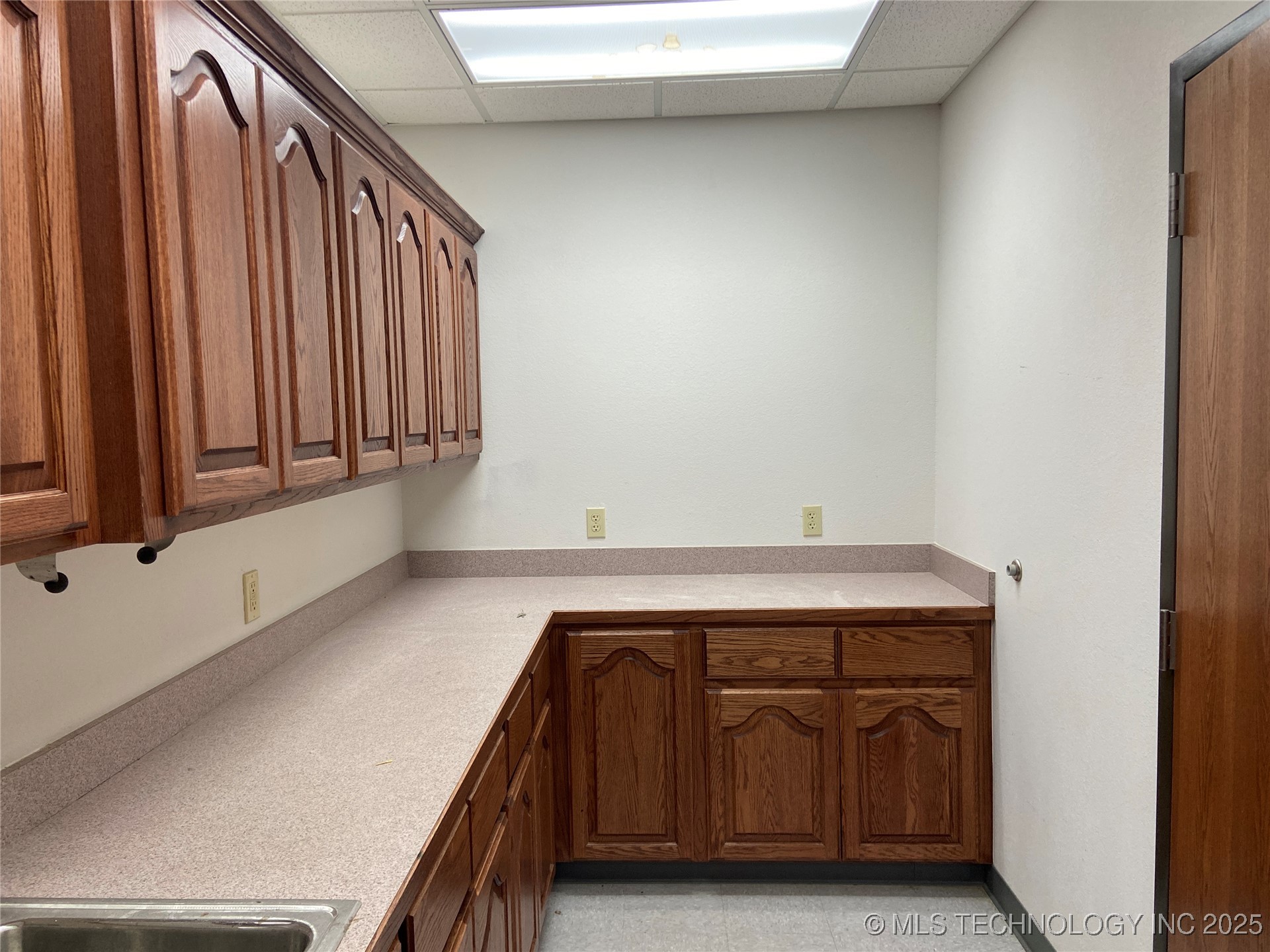 1202 Brookview Drive Property Photo 35