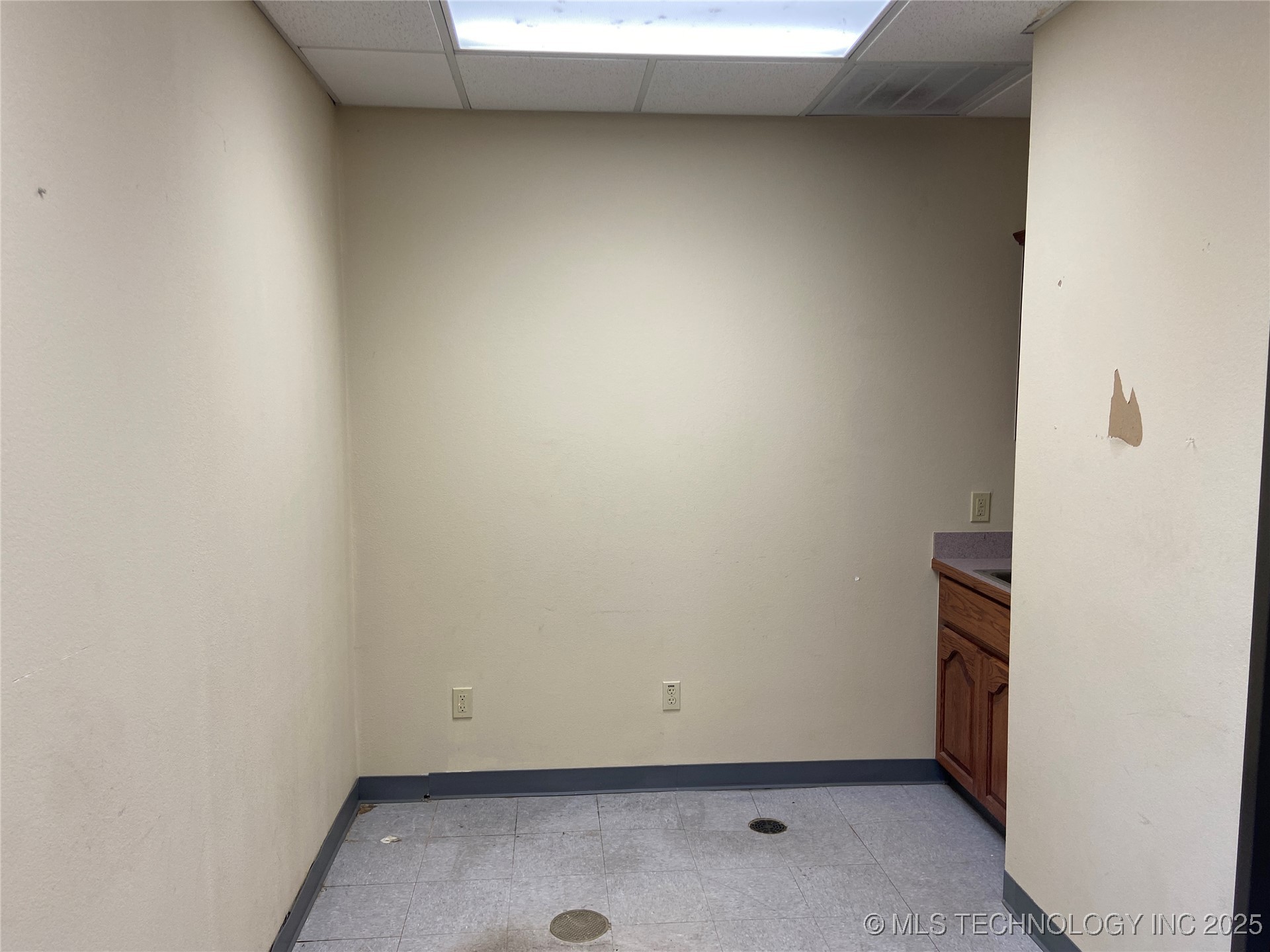 1202 Brookview Drive Property Photo 37