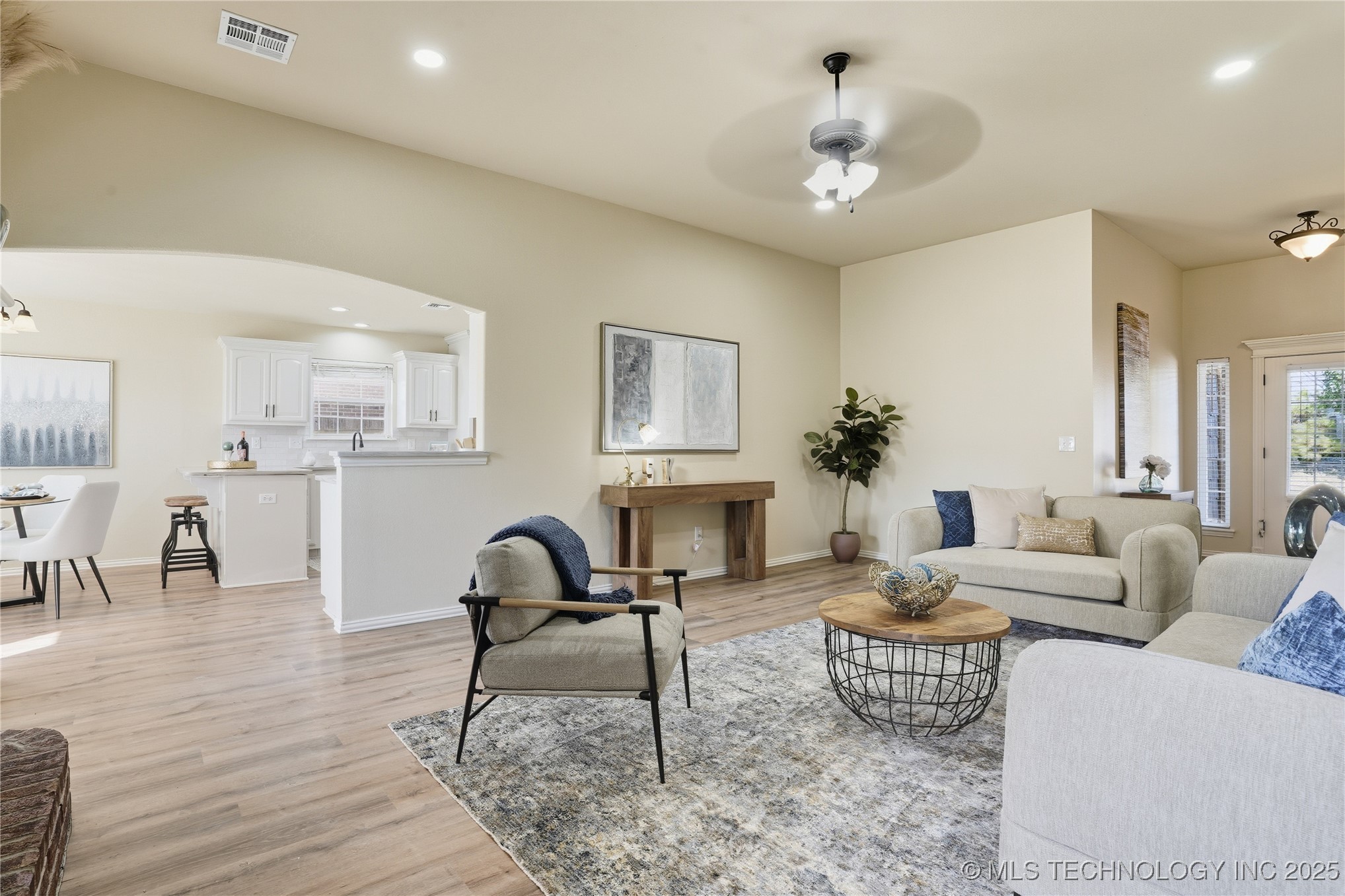 2713 W Quinton Street Property Photo 9