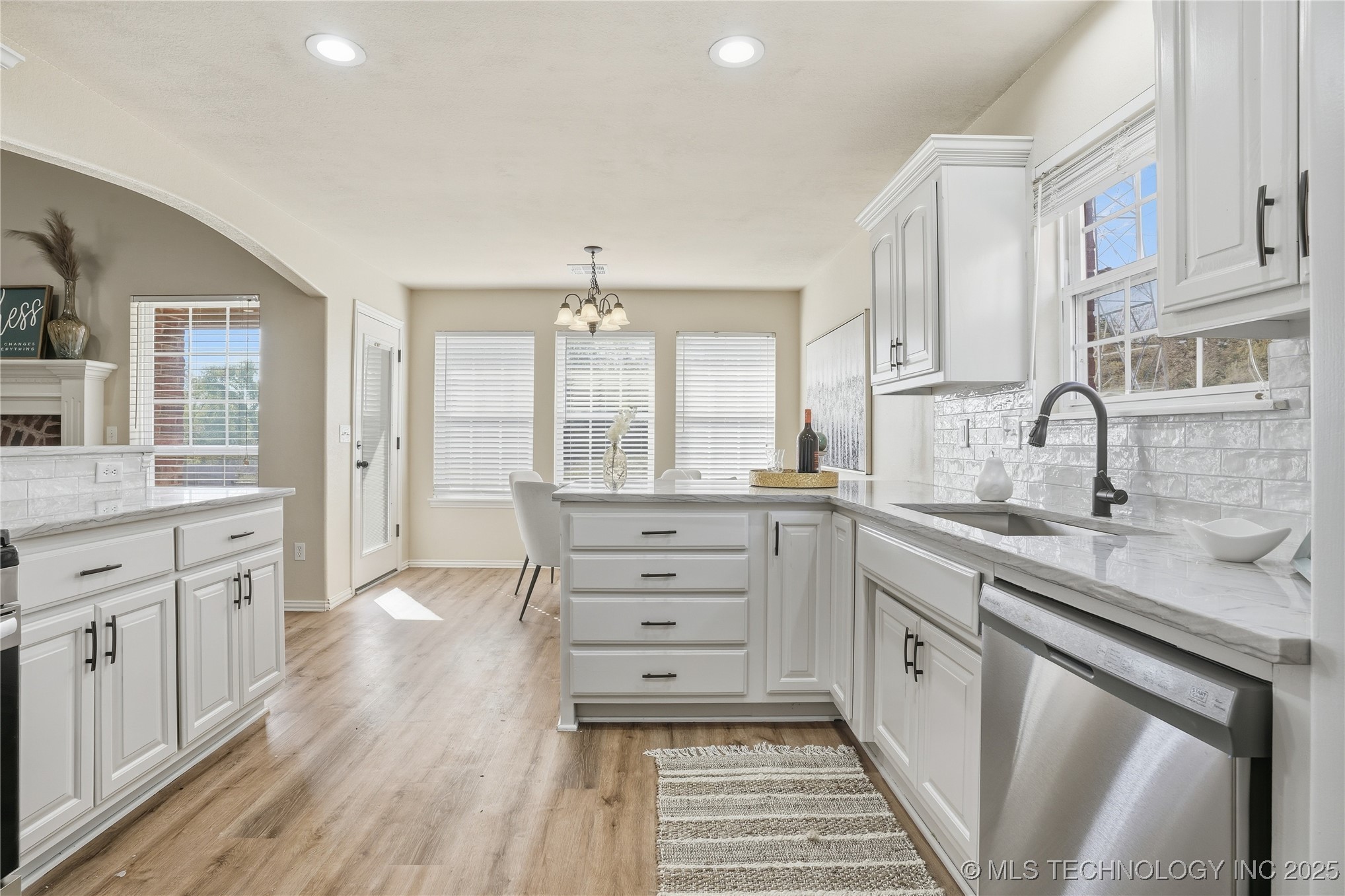 2713 W Quinton Street Property Photo 16