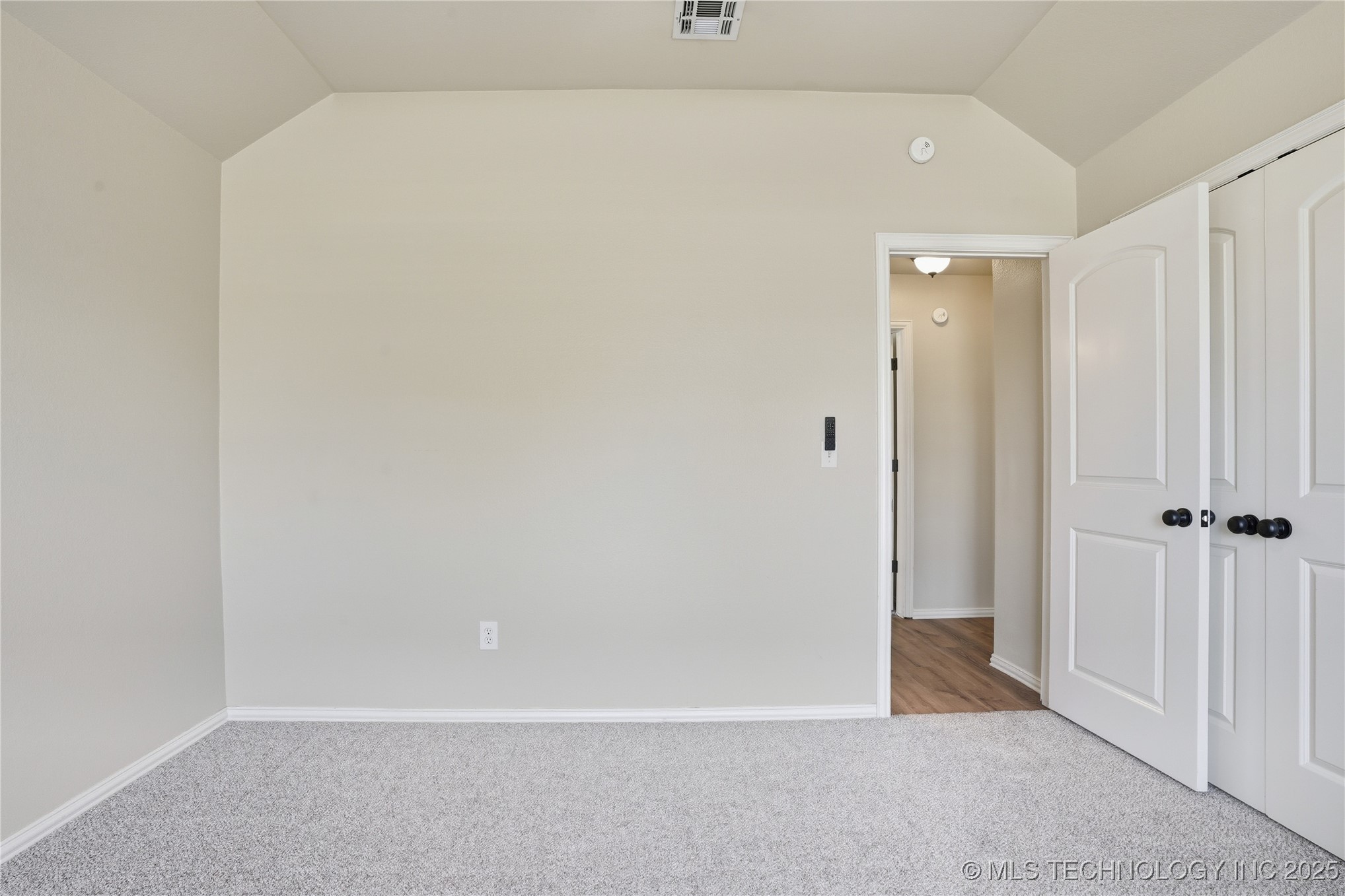 2713 W Quinton Street Property Photo 26