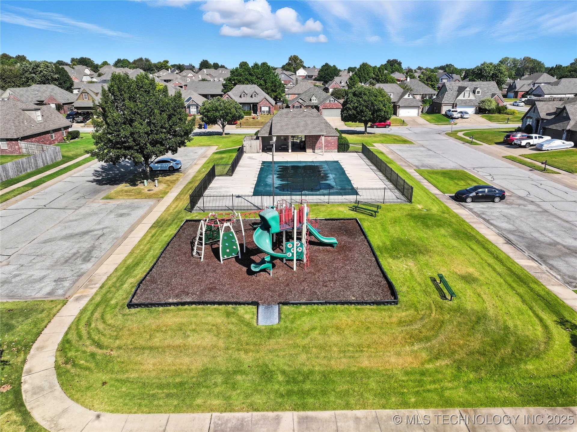 2713 W Quinton Street Property Photo 30