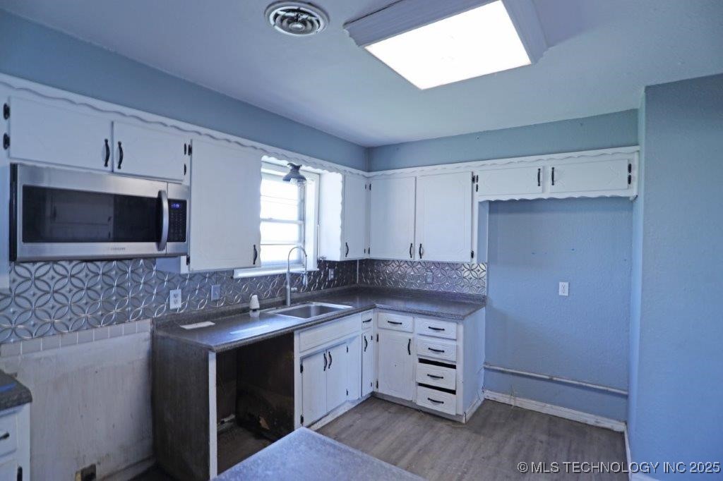 11784 Linn Road Property Photo 7