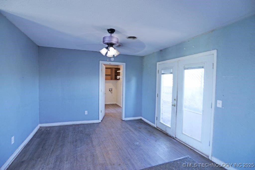 11784 Linn Road Property Photo 8