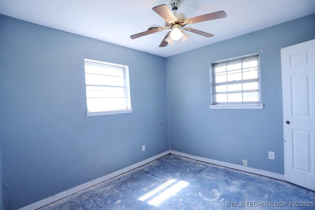 11784 Linn Road Property Photo 9