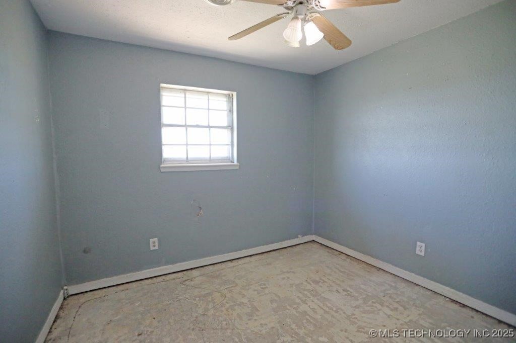 11784 Linn Road Property Photo 10