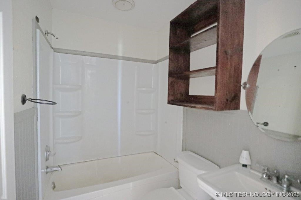 11784 Linn Road Property Photo 11