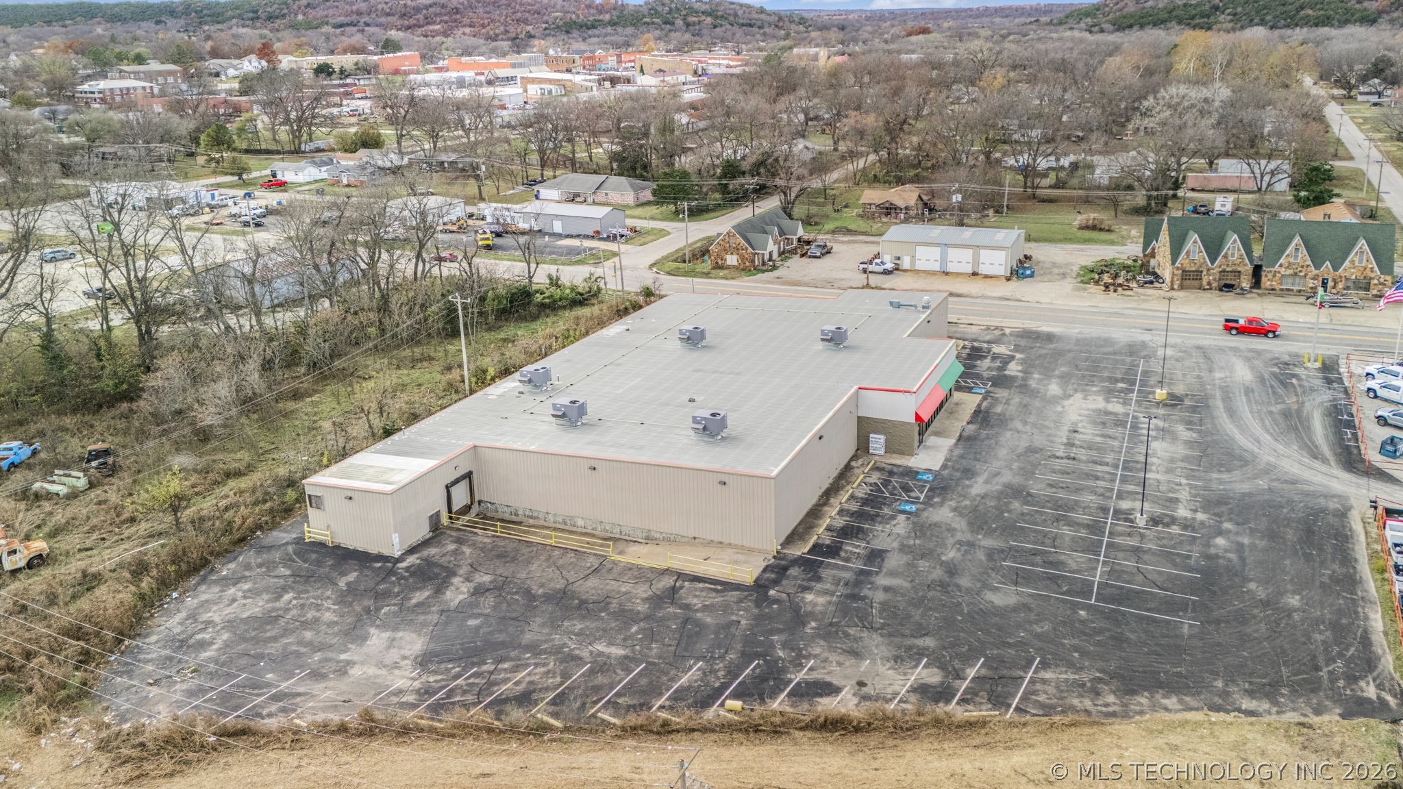 324 N Eastern Avenue Property Photo 5