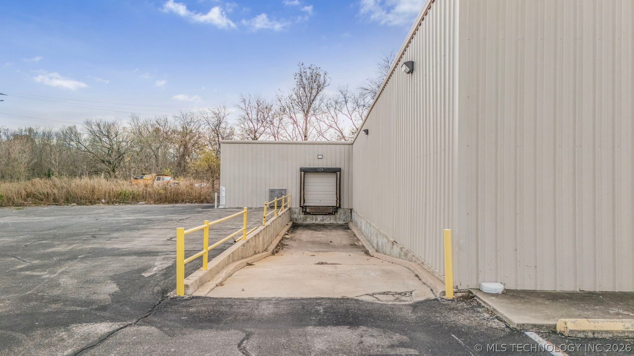 324 N Eastern Avenue Property Photo 8