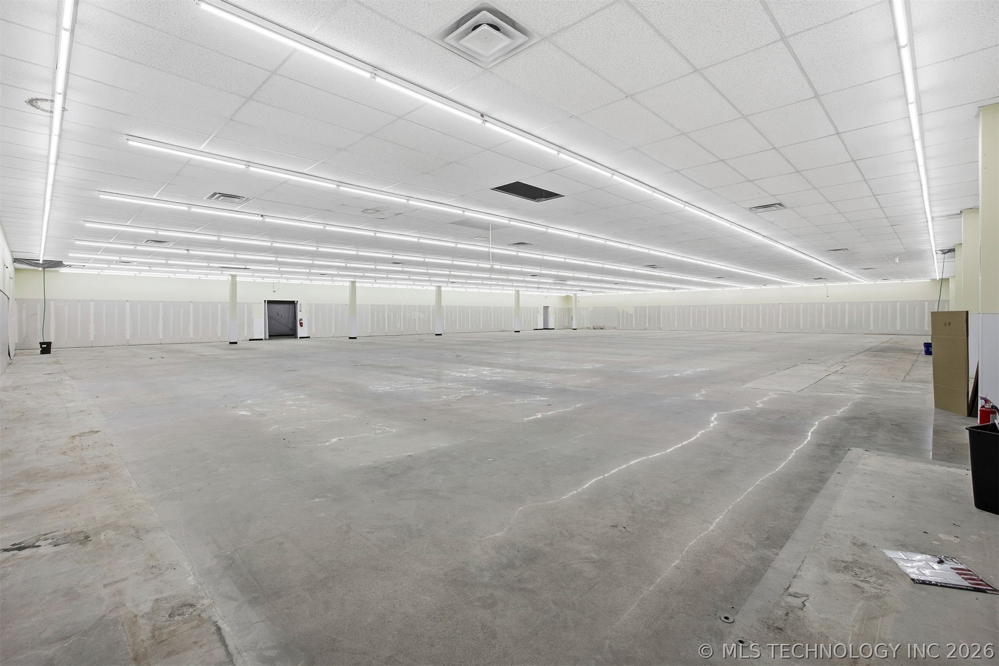 324 N Eastern Avenue Property Photo 10