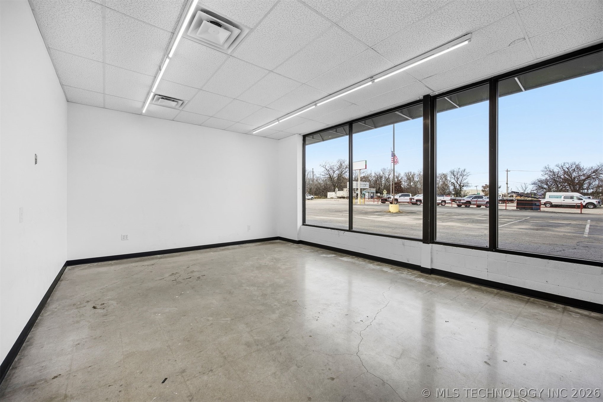 324 N Eastern Avenue Property Photo 15