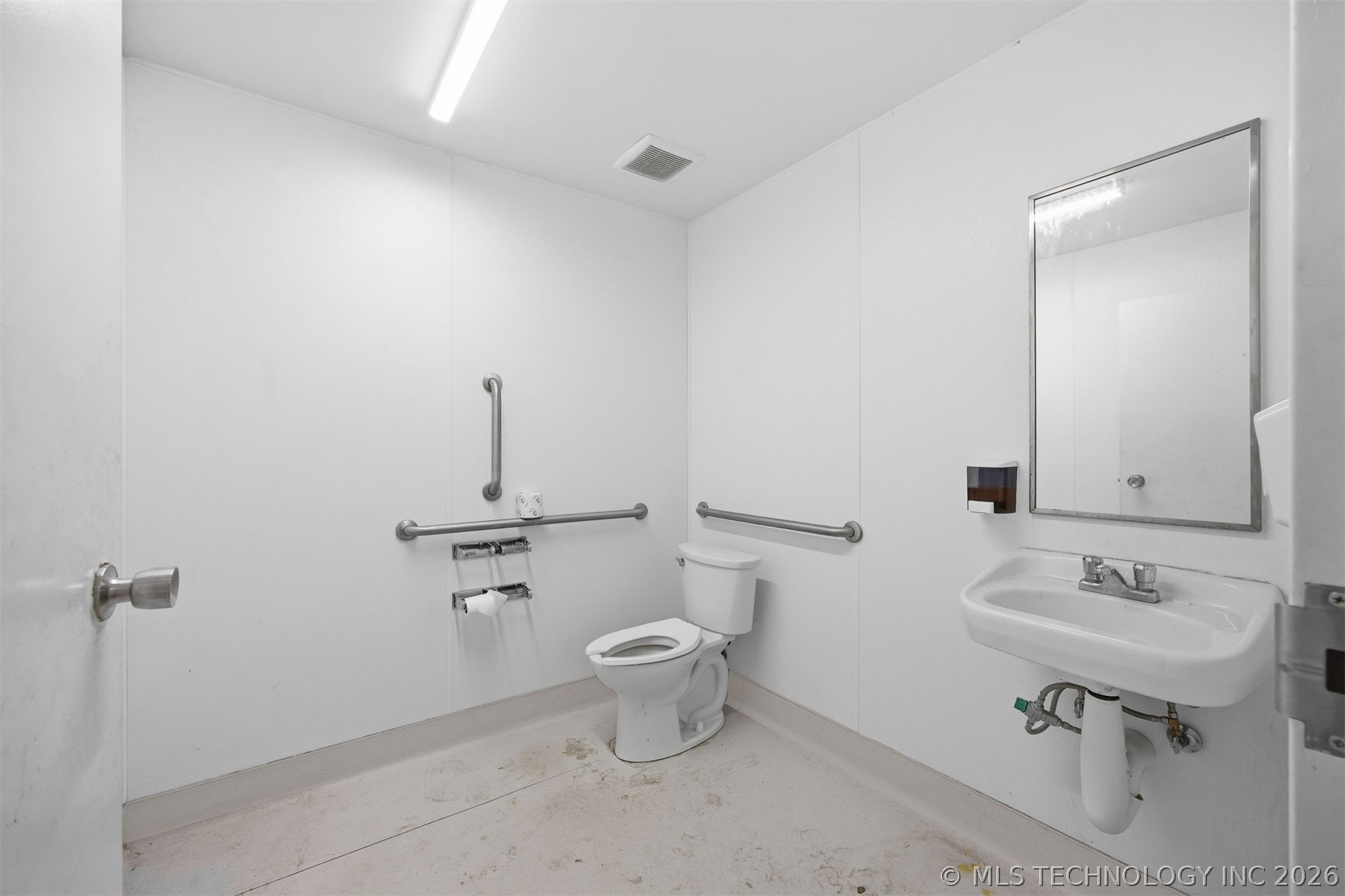 324 N Eastern Avenue Property Photo 18