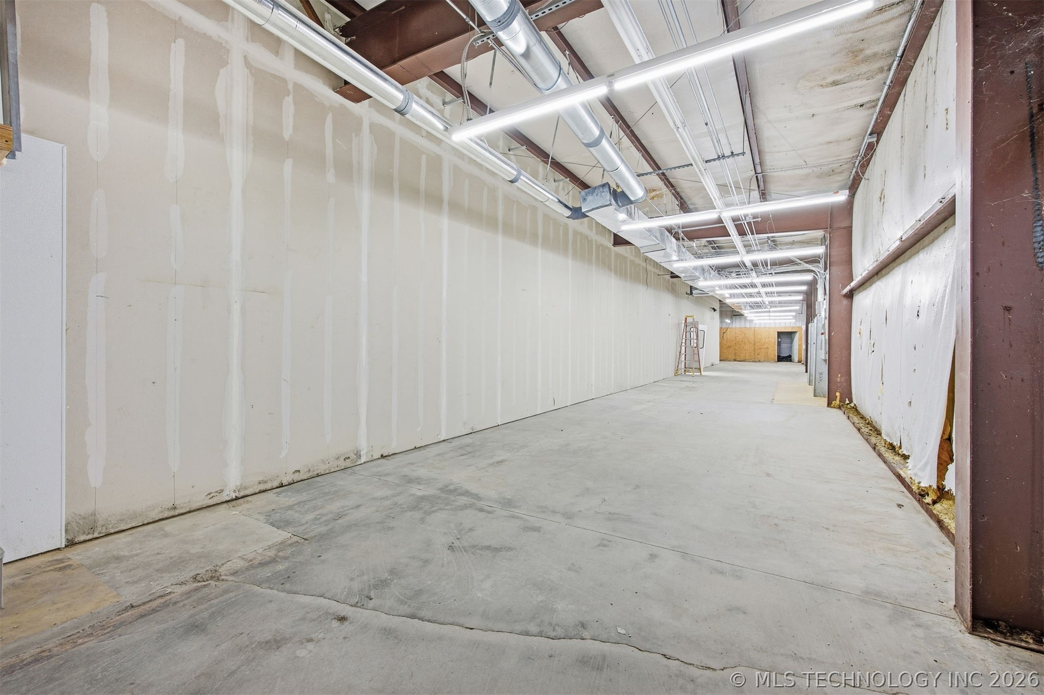 324 N Eastern Avenue Property Photo 20