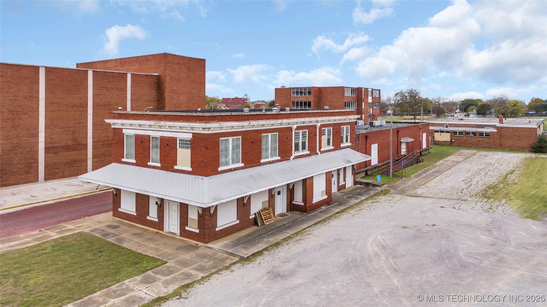 301 N Washington Property Photo 1